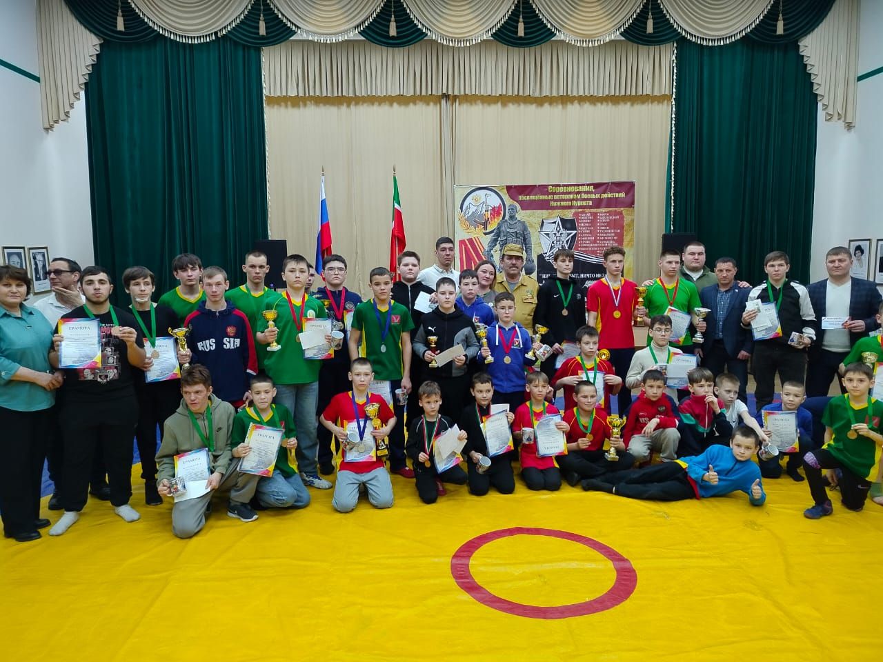 Азнакай көрәшчеләре республика турнирында  9 медаль яуладылар