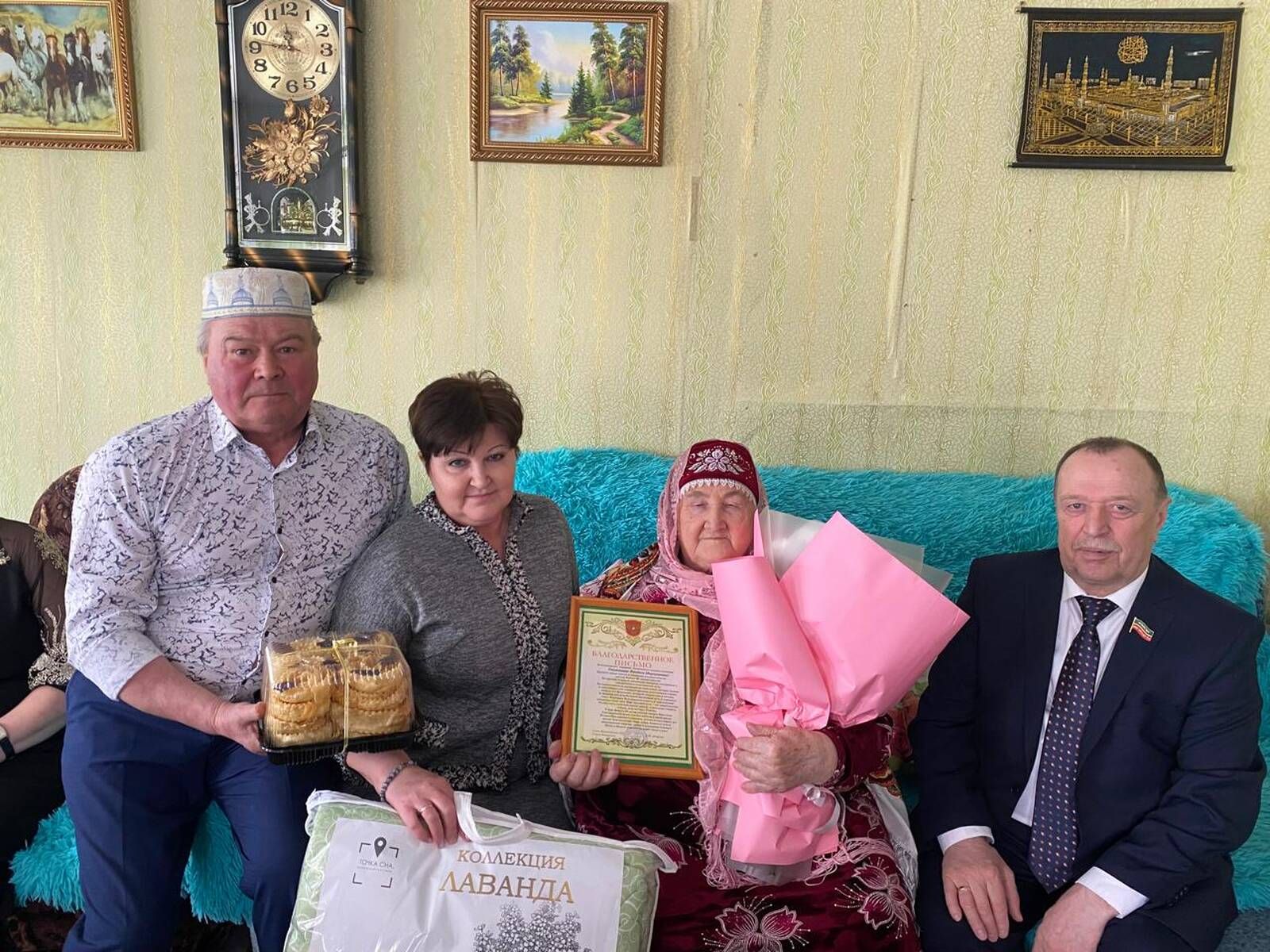 Депутат Госсовета РТ поздравил 85-летнюю жительницу Азнакаевского района