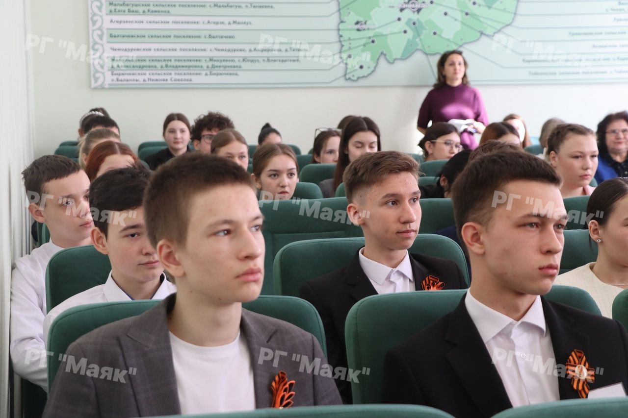 Школьники у руля: как прошел День дублера в Азнакаевском районе