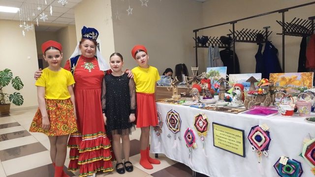 «Карусель творчества»: Выставка в Культурном центре