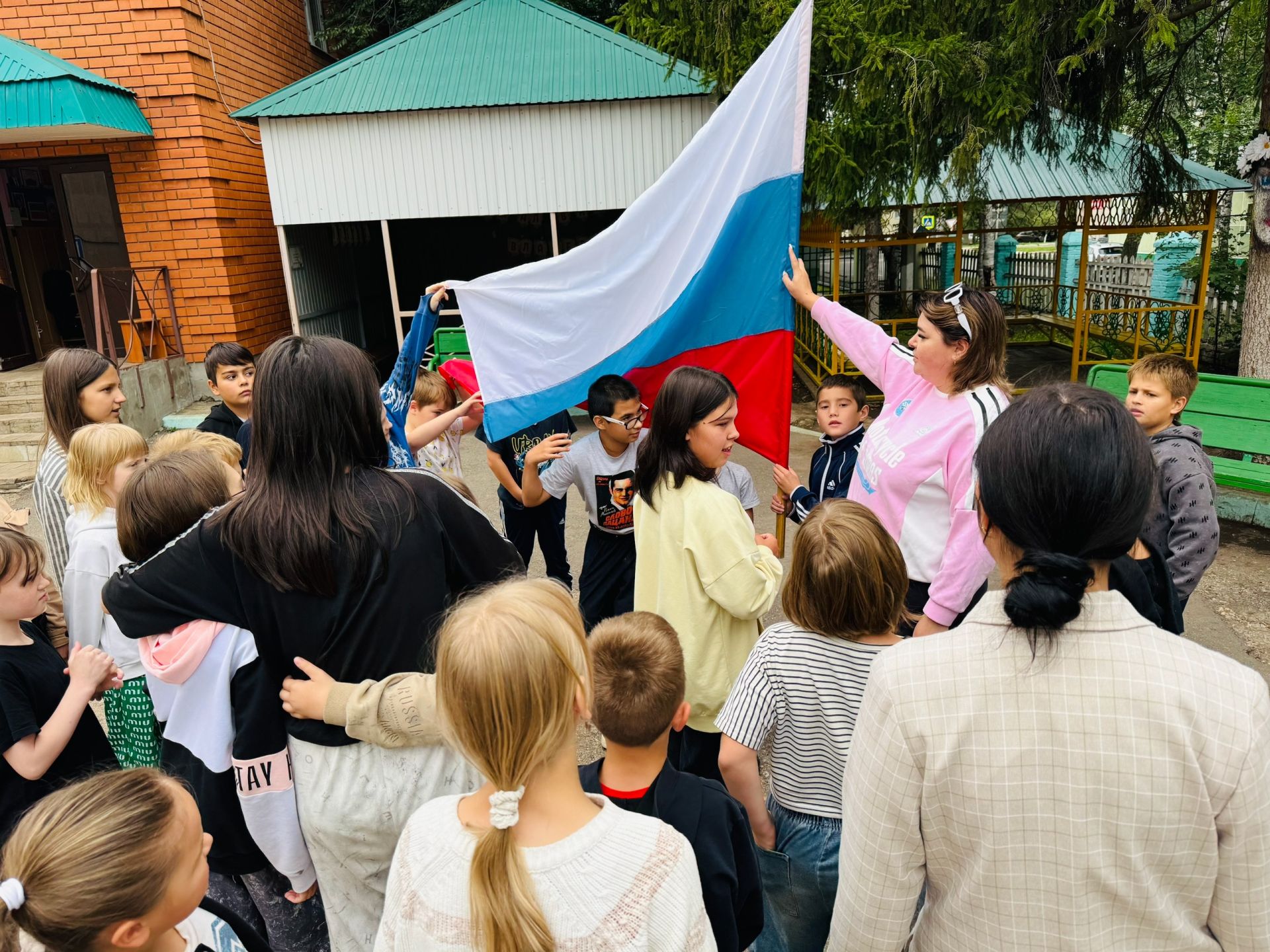 Патриотический час ко Дню флага прошел в санатории «Азнакаевский»