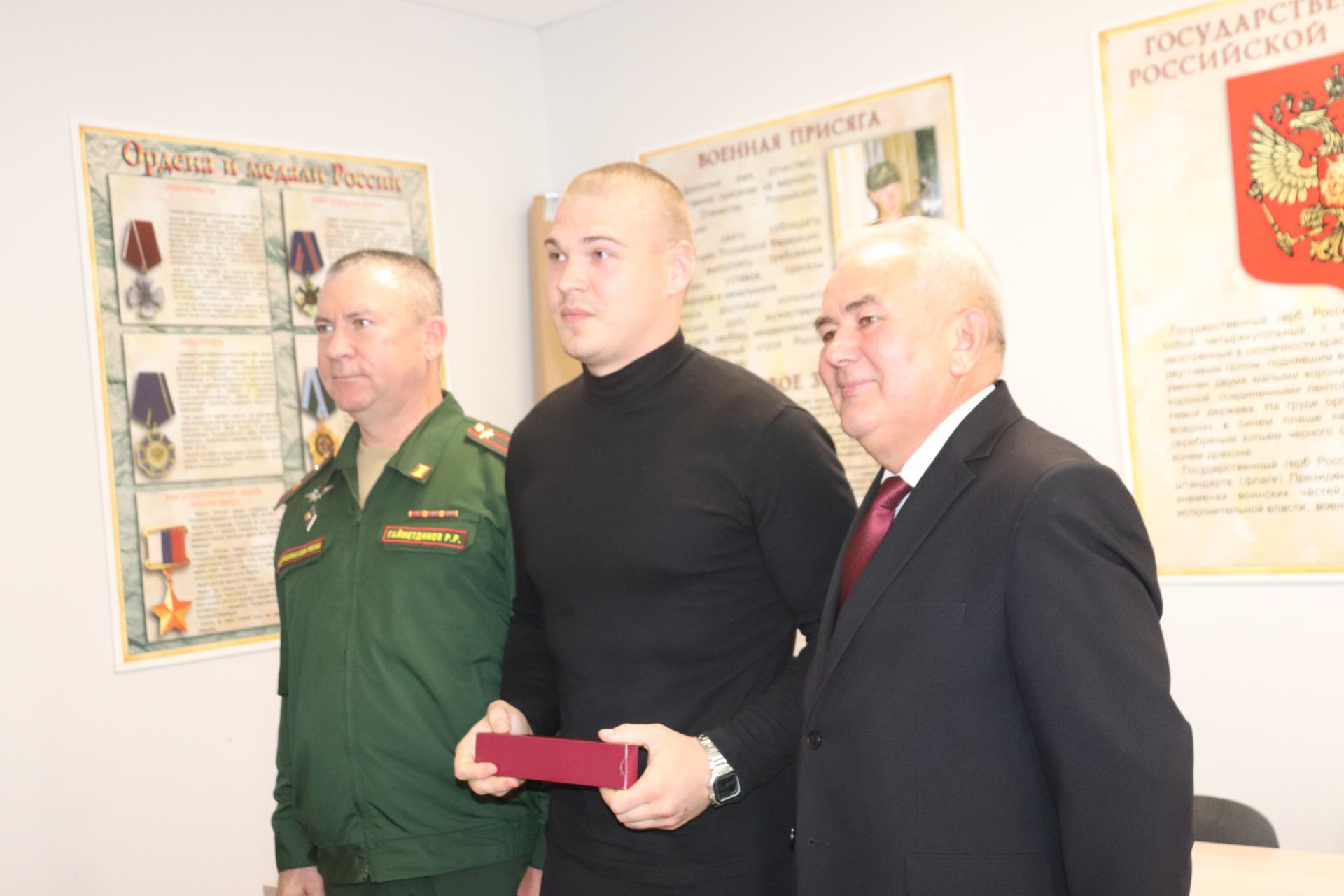 Ватанны саклау –  изге бурыч