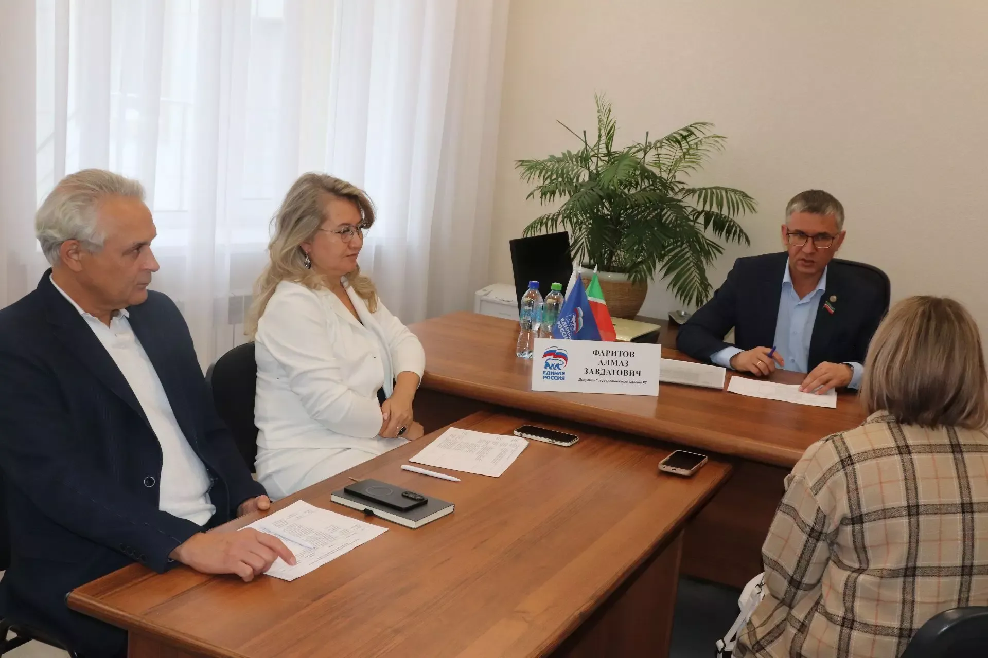 В Азнакаево депутат провел приём граждан