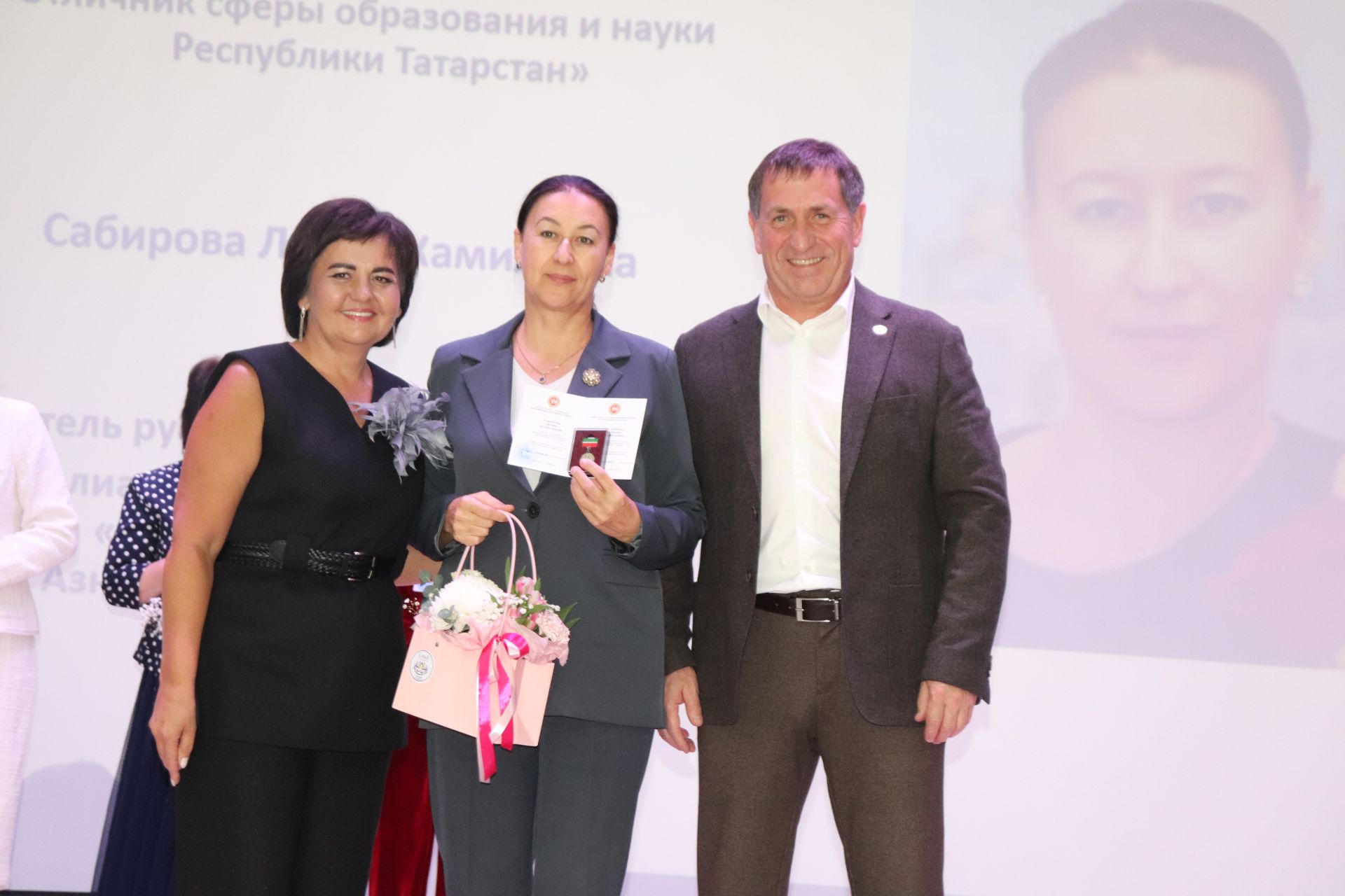 Торжество для педагогов: „Переменка для тех, кто всегда на посту“