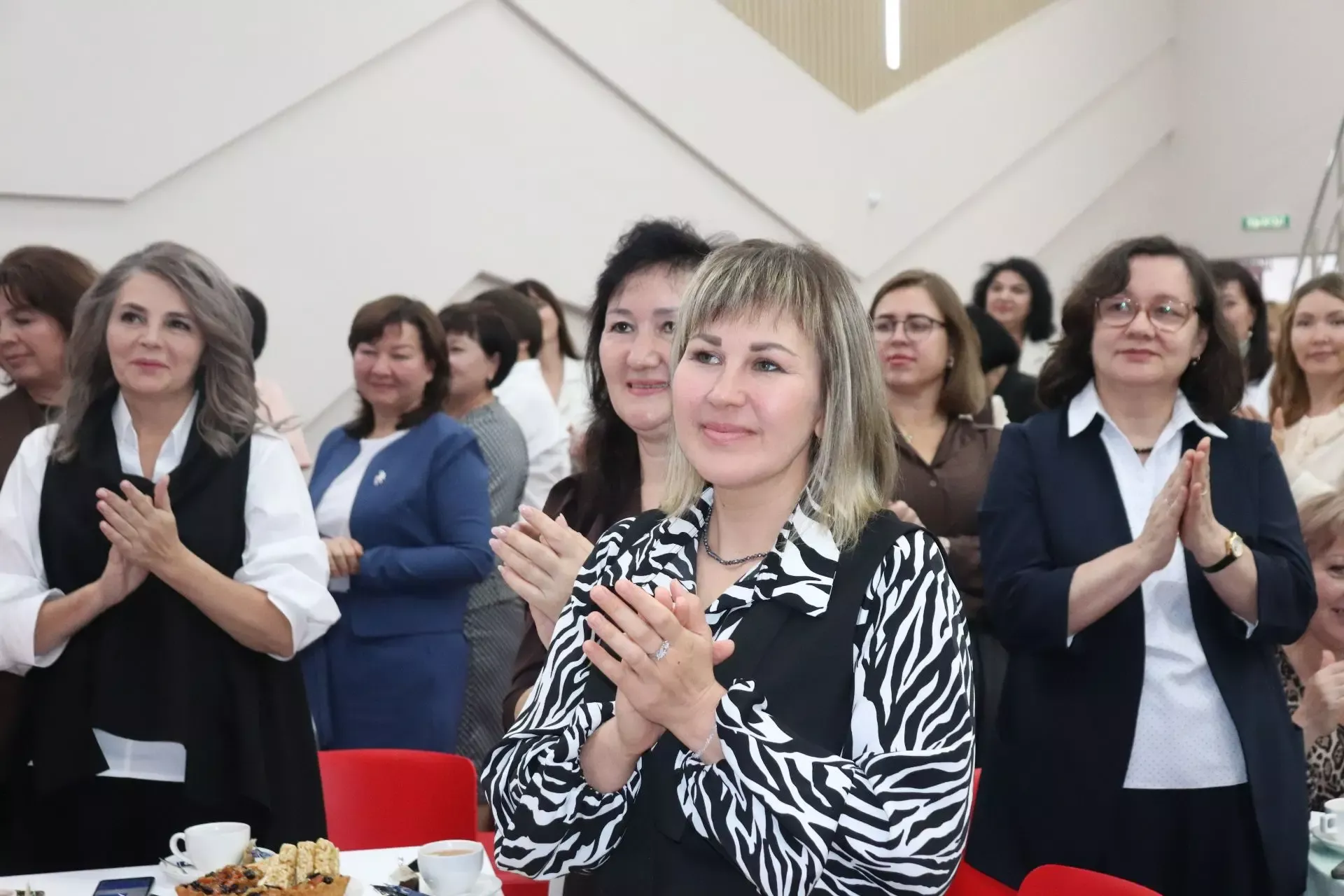 Торжество для педагогов: „Переменка для тех, кто всегда на посту“