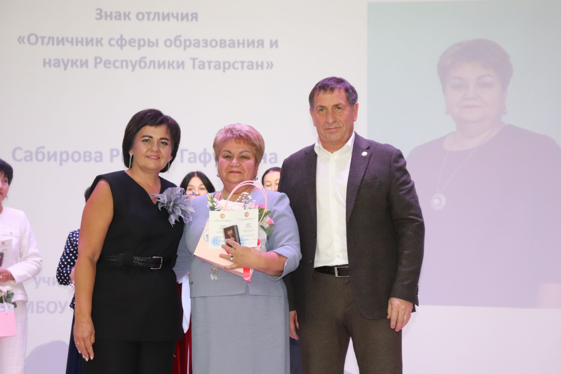 Торжество для педагогов: „Переменка для тех, кто всегда на посту“