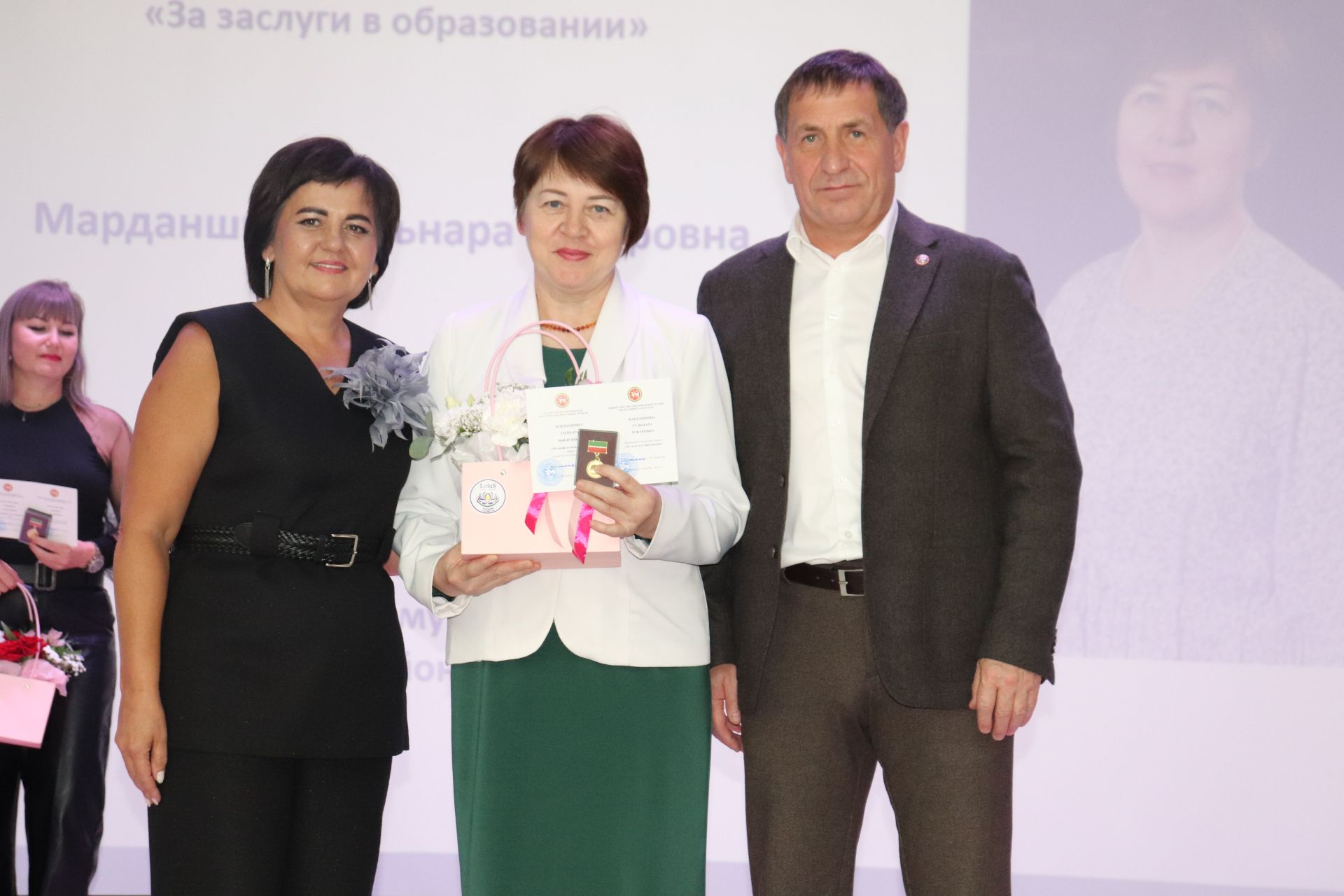 Торжество для педагогов: „Переменка для тех, кто всегда на посту“