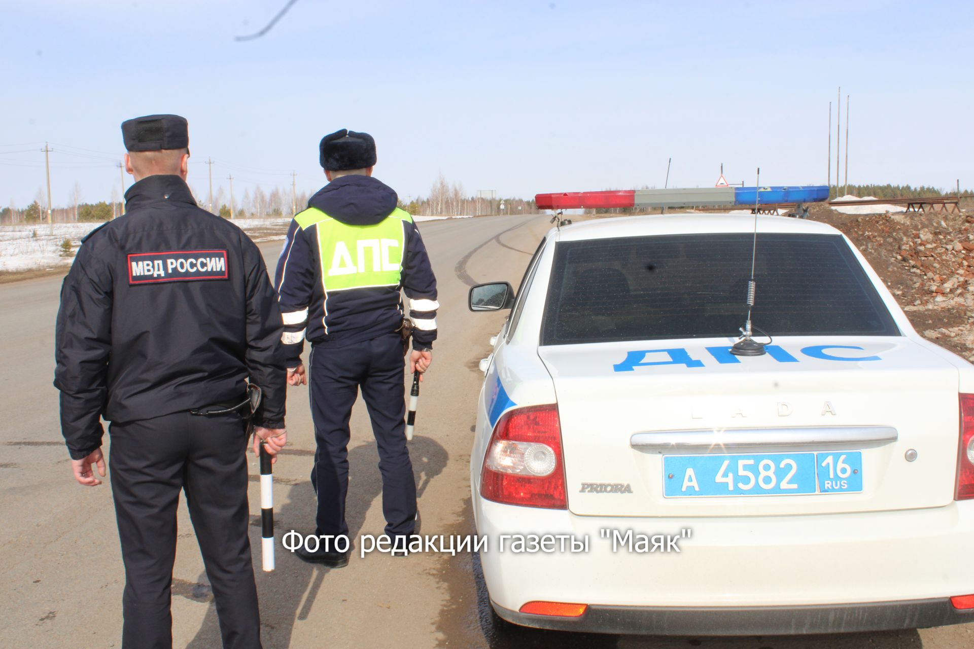 В Азнакаево проходят мероприятия по обеспечению безопасности детей на дорогах