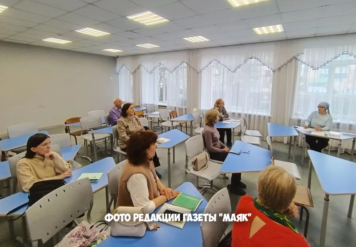 В Азнакаево прошли бесплатные курсы психологии для пенсионеров