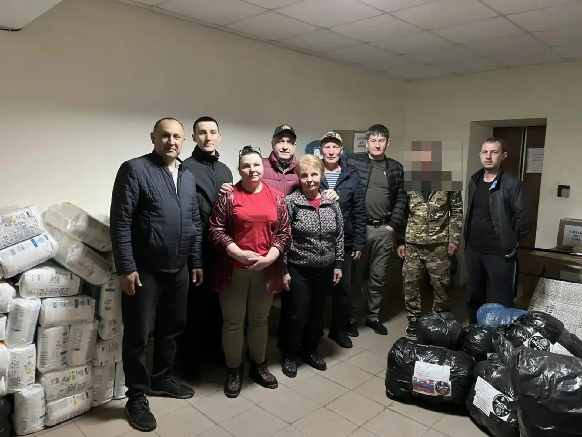 Азнакай районы башлыгы Марсель Шәйдуллин шәхсән үзе махсус хәрби операциядәге ир-егетләребезгә гуманитар йөкне илтте