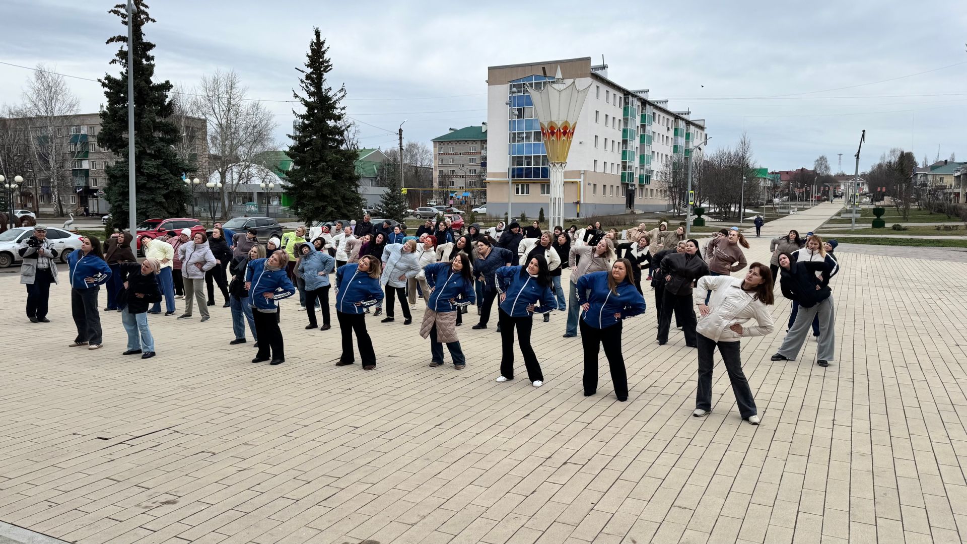 Бодрое утро с культурой: в Азнакаево массово отметили Всемирный день здоровья