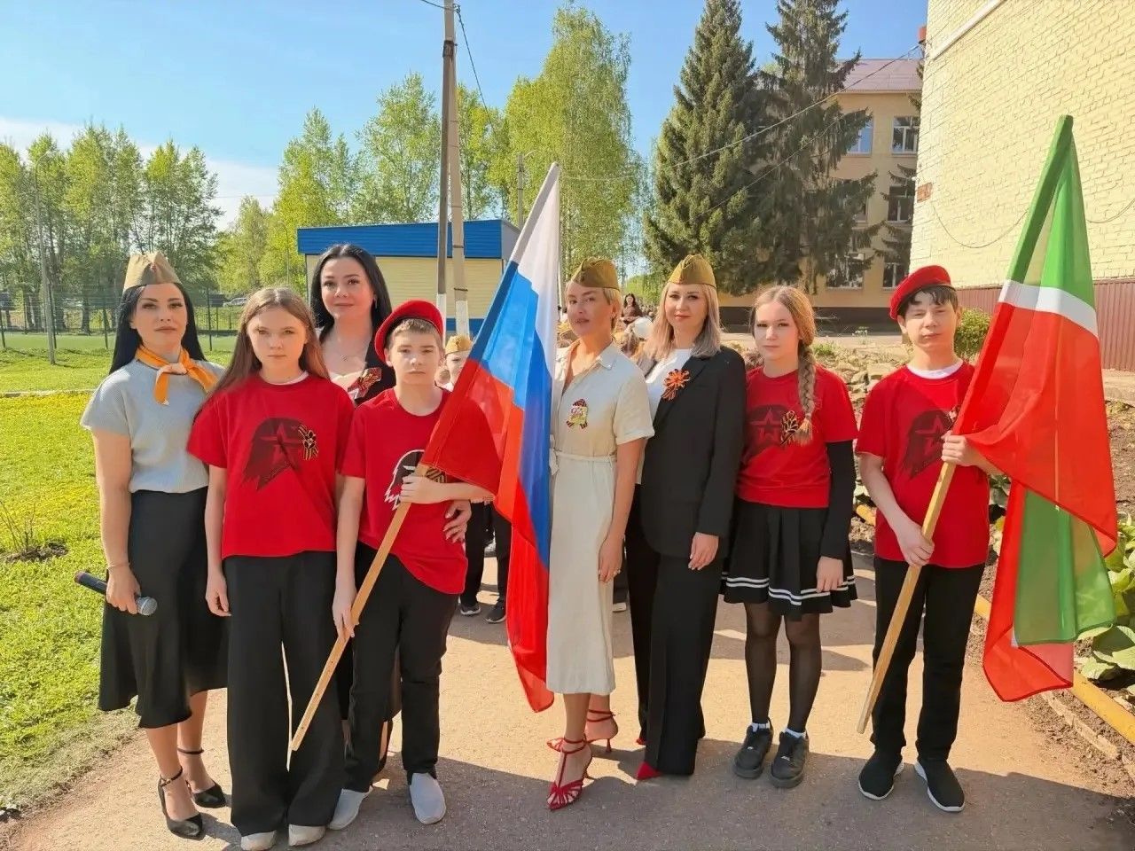 Азнакай шәһәренең 6 нчы мәктәбендә “Үлемсез полк” акциясе үтте