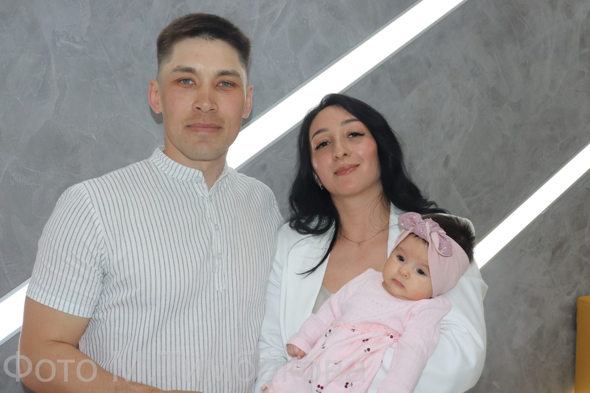 Сегодня в Молодёжном центре «Тау» прошло торжественное чествование 26 новорождённых, появившихся на свет в 2026 году