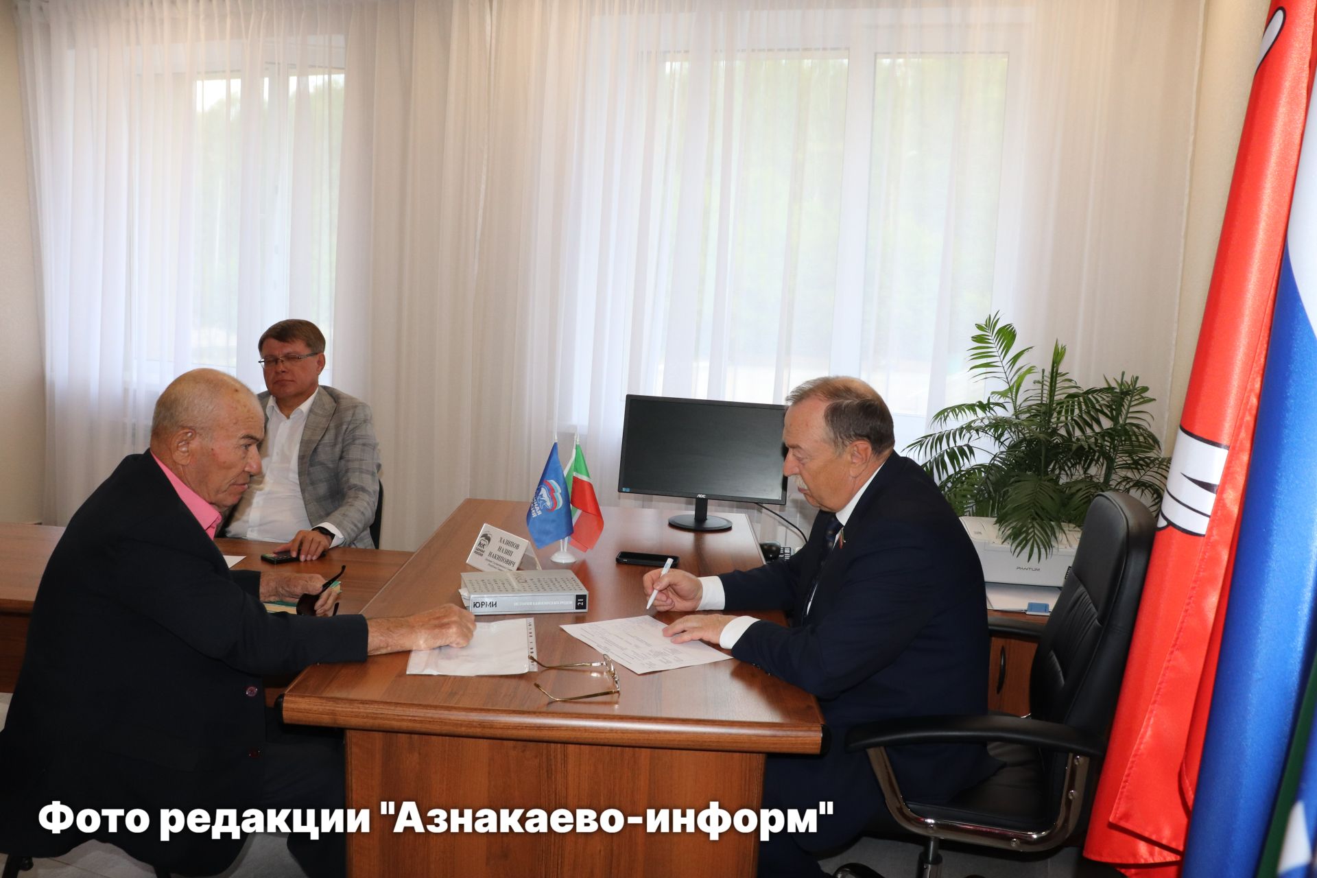 Депутат должен много знать