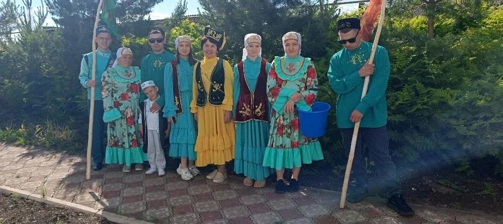 Песни и сбор подарков на квадроцикле: в Куктяке готовятся к Сабантую