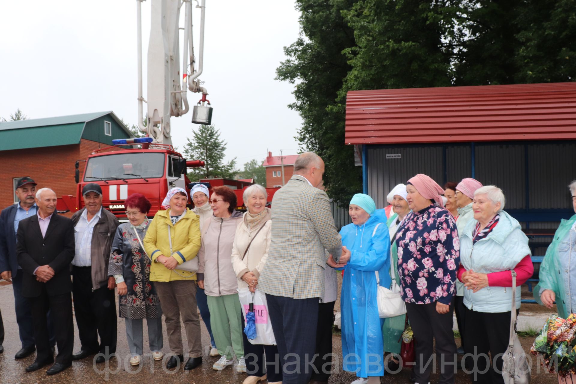 Азнакаевские ветераны в гостях у пожарных: тёплая встреча в части № 24