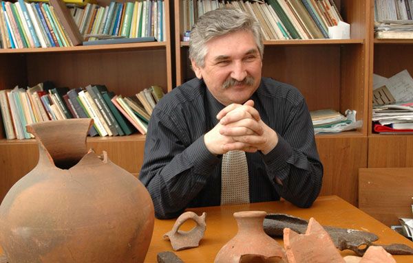 Эпоха открытий и наследия: поздравляем с юбилеем выдающегося историка Альберта Бурханова!
