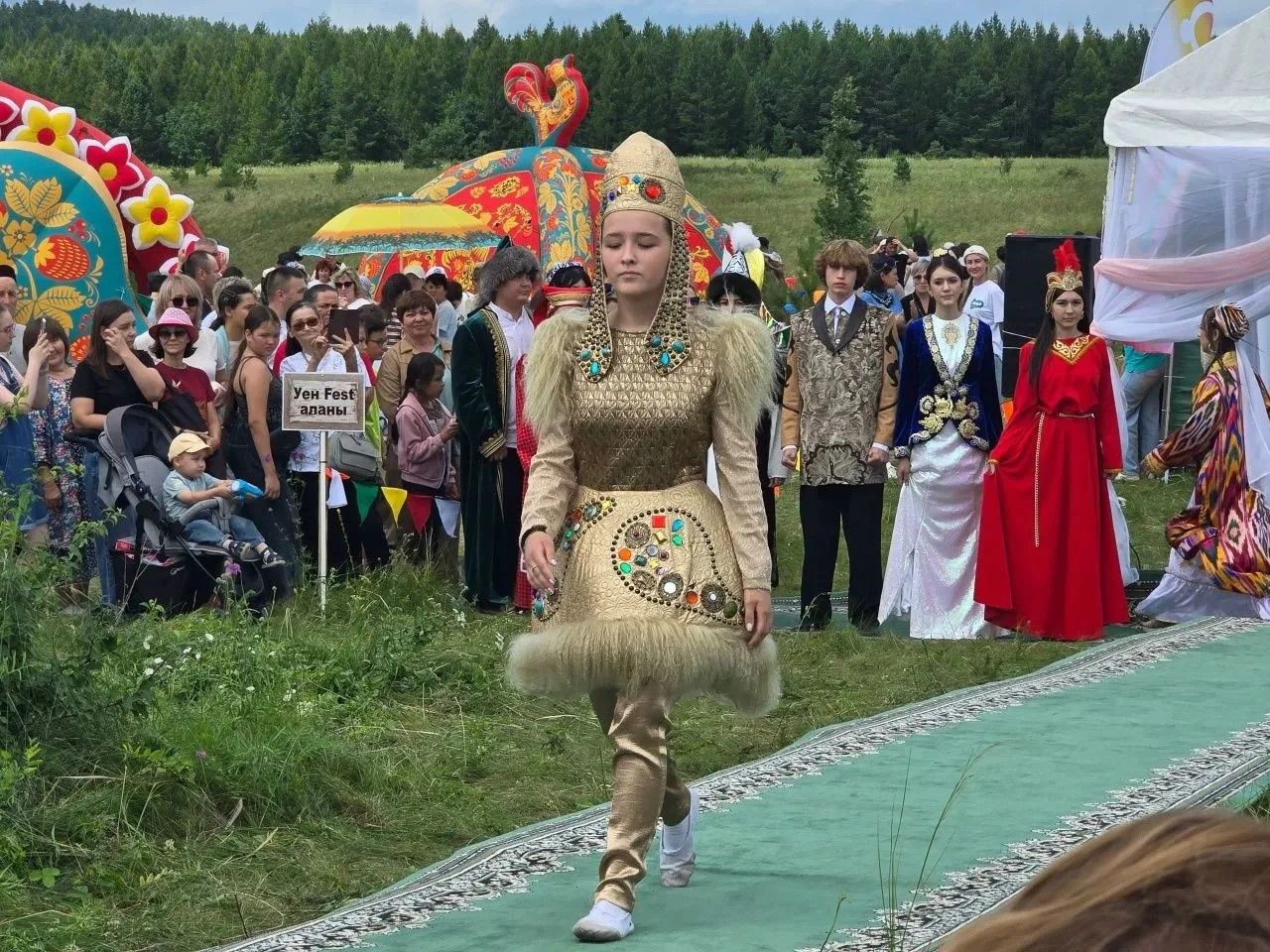 Настоящим украшением праздника Чатыр-тау стало мощное дефиле!