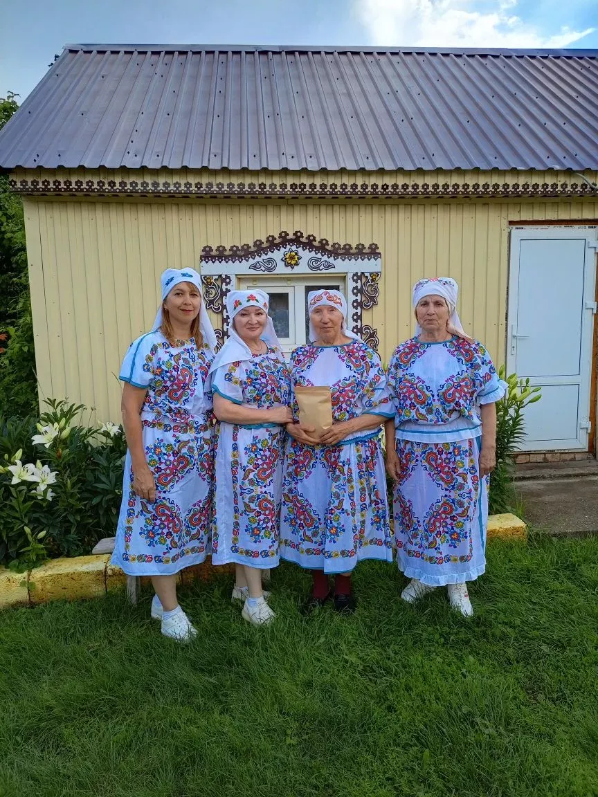Җәйнең матур, тымызык бер кичендә районыбызның каләм ияләре очрашты