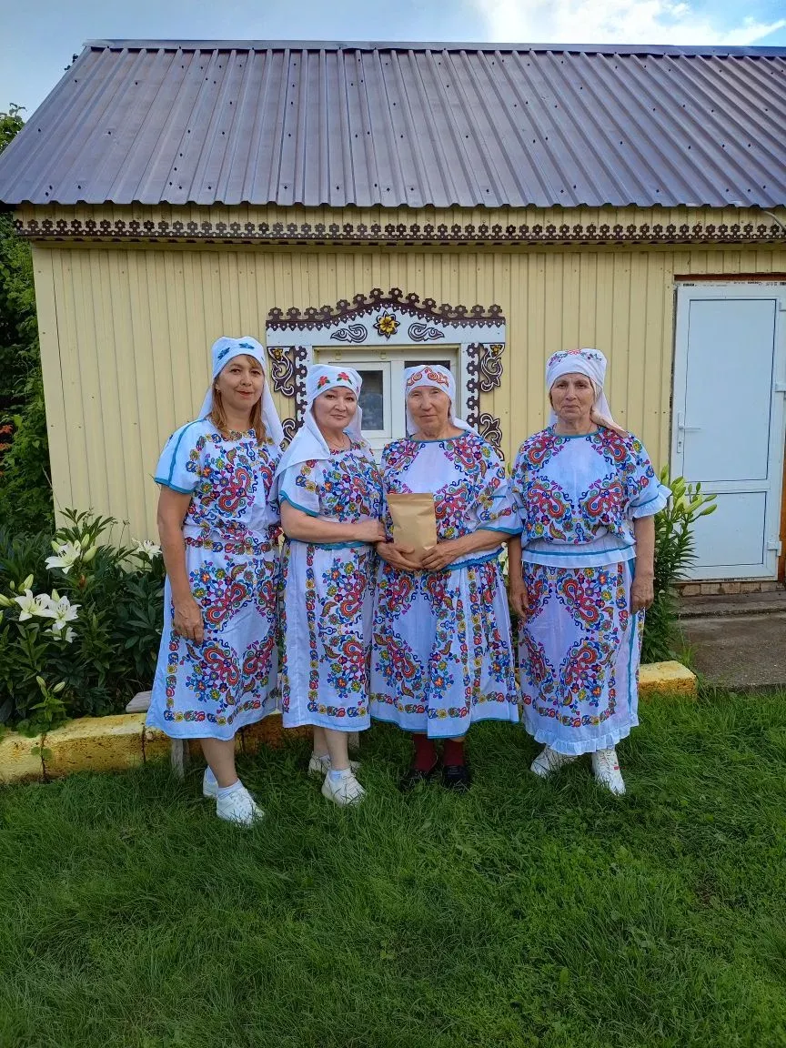 Җәйнең матур, тымызык бер кичендә районыбызның каләм ияләре очрашты