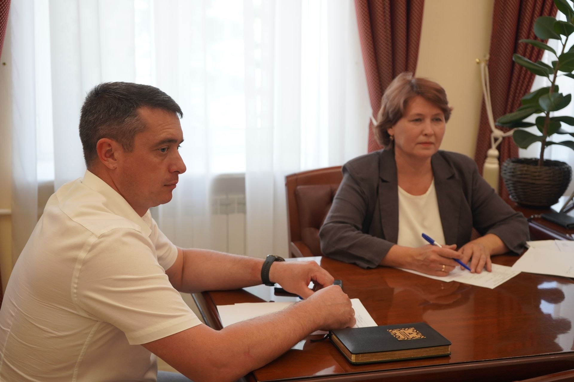Азнакай район башлыгы Марсель Шайдуллин райондашларыбызны җылы каршы алды