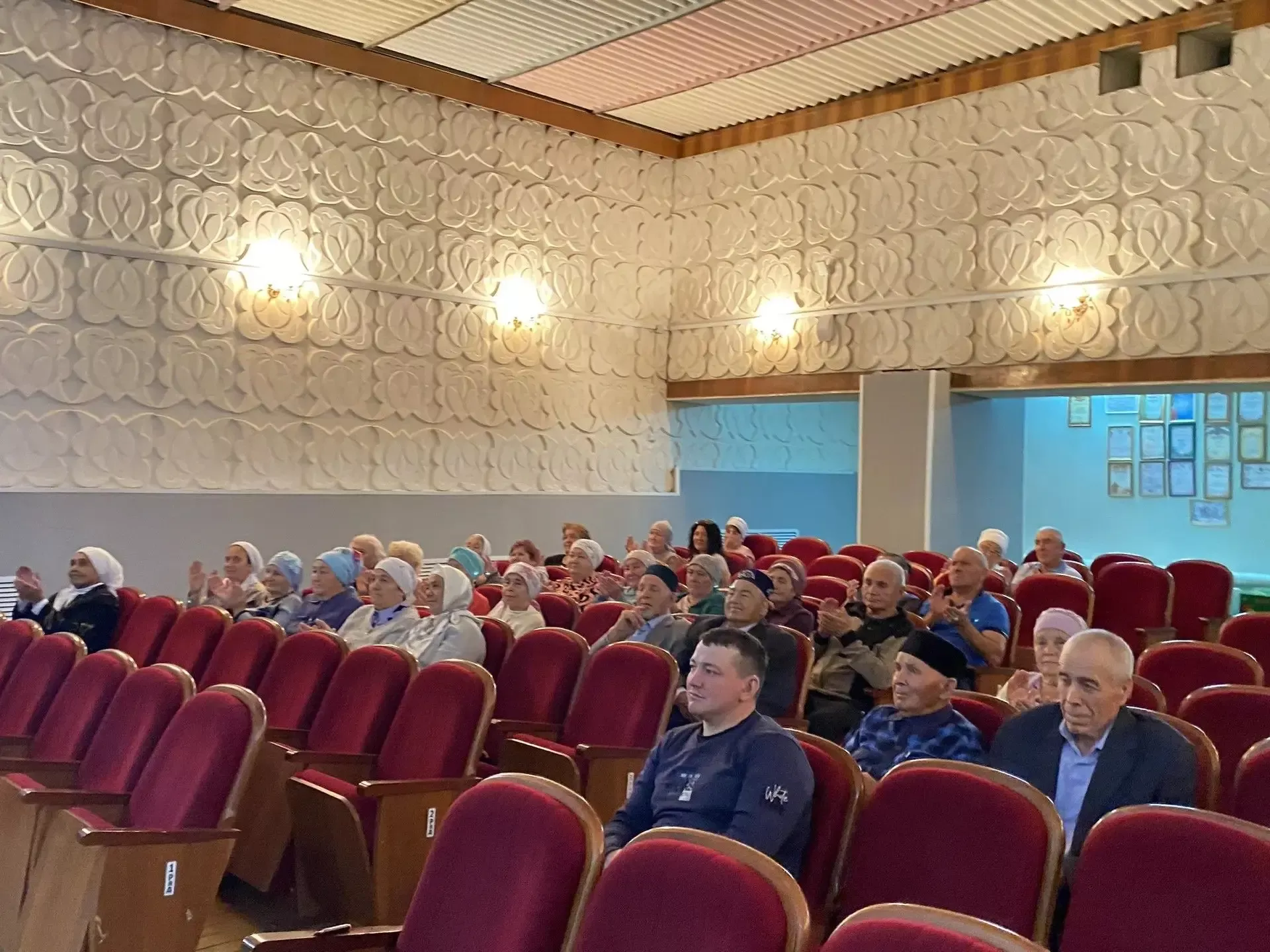 В селе Сапеево состоялся сход граждан с участием руководства района