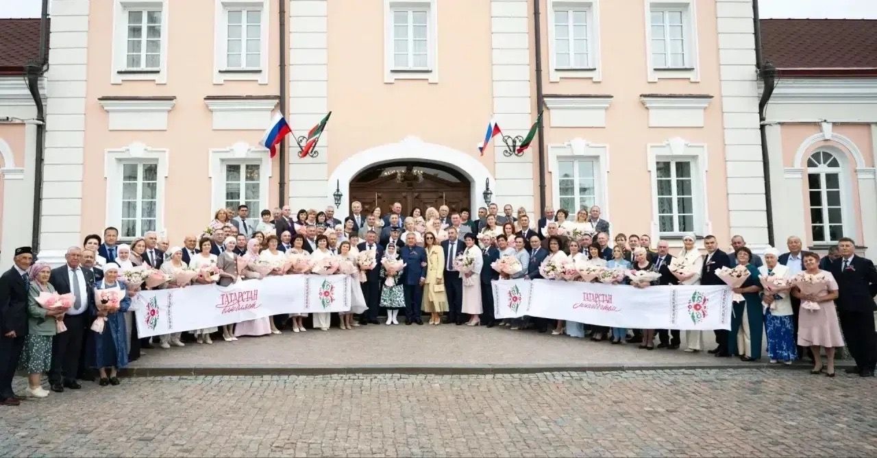 Пример для подражания: семья Сафиных удостоена внимания Раиса РТ