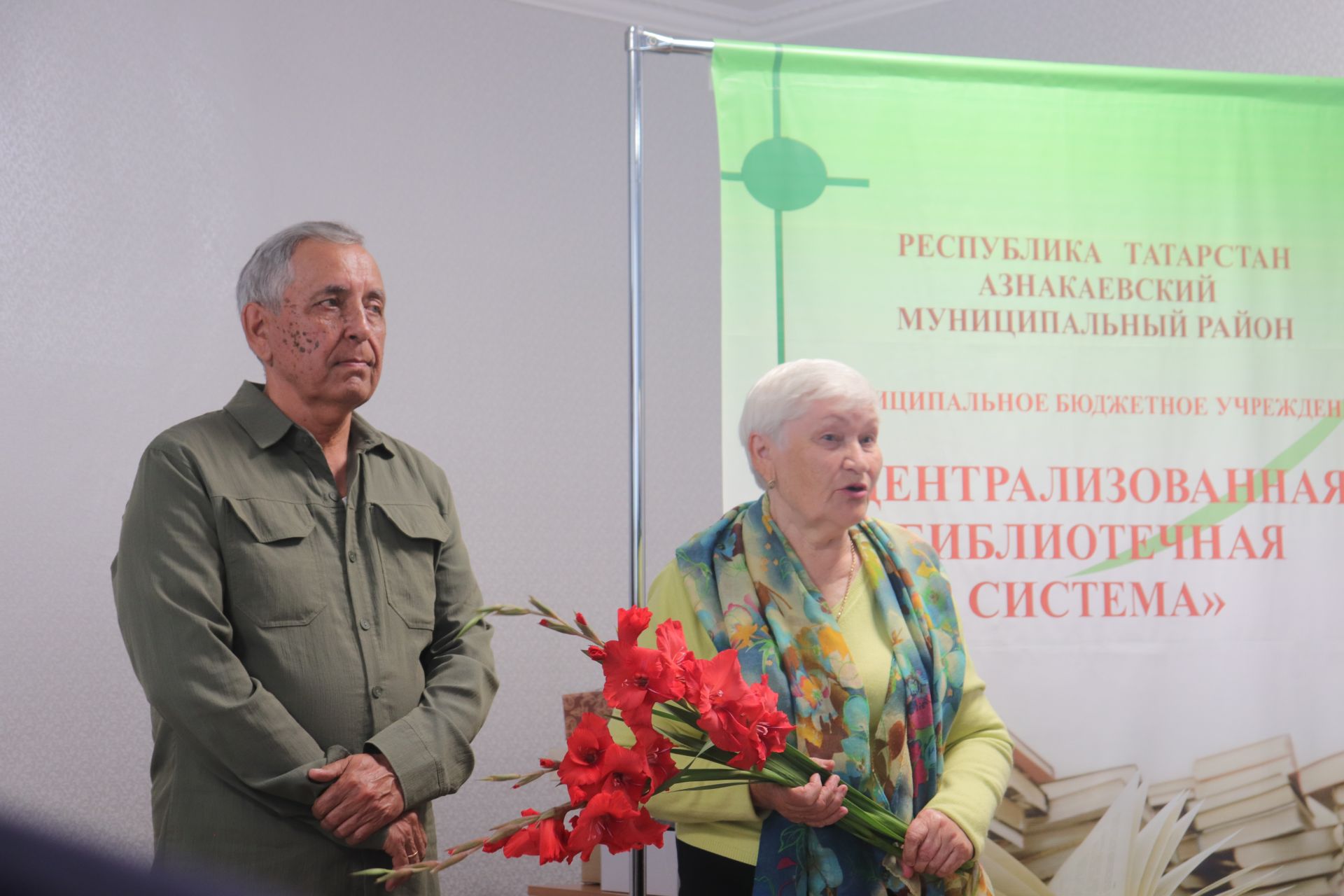 Якташыбыз, шагыйрь Илдар Батыршинның өр-яңа китабы табадан төште