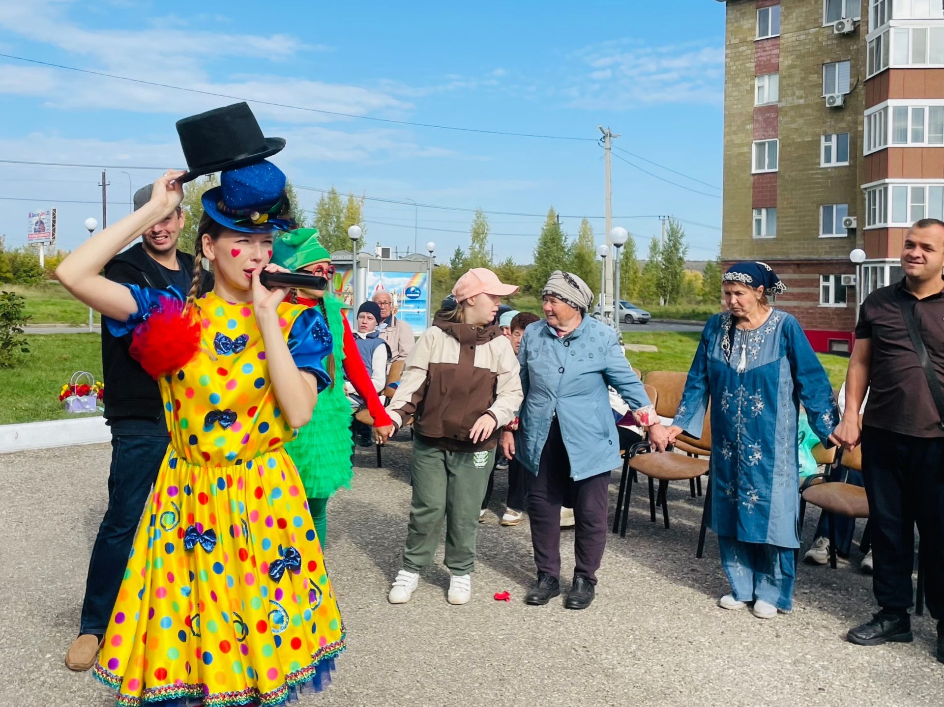Инклюзивный праздник «Сочная улыбка» прошёл в Культурном центре