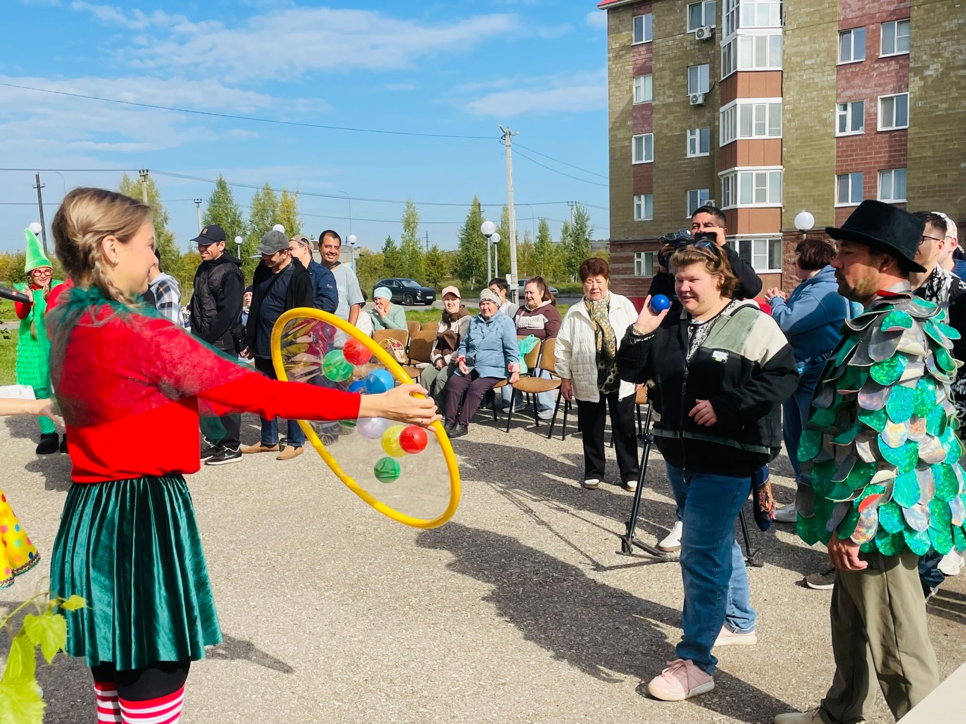 Инклюзивный праздник «Сочная улыбка» прошёл в Культурном центре