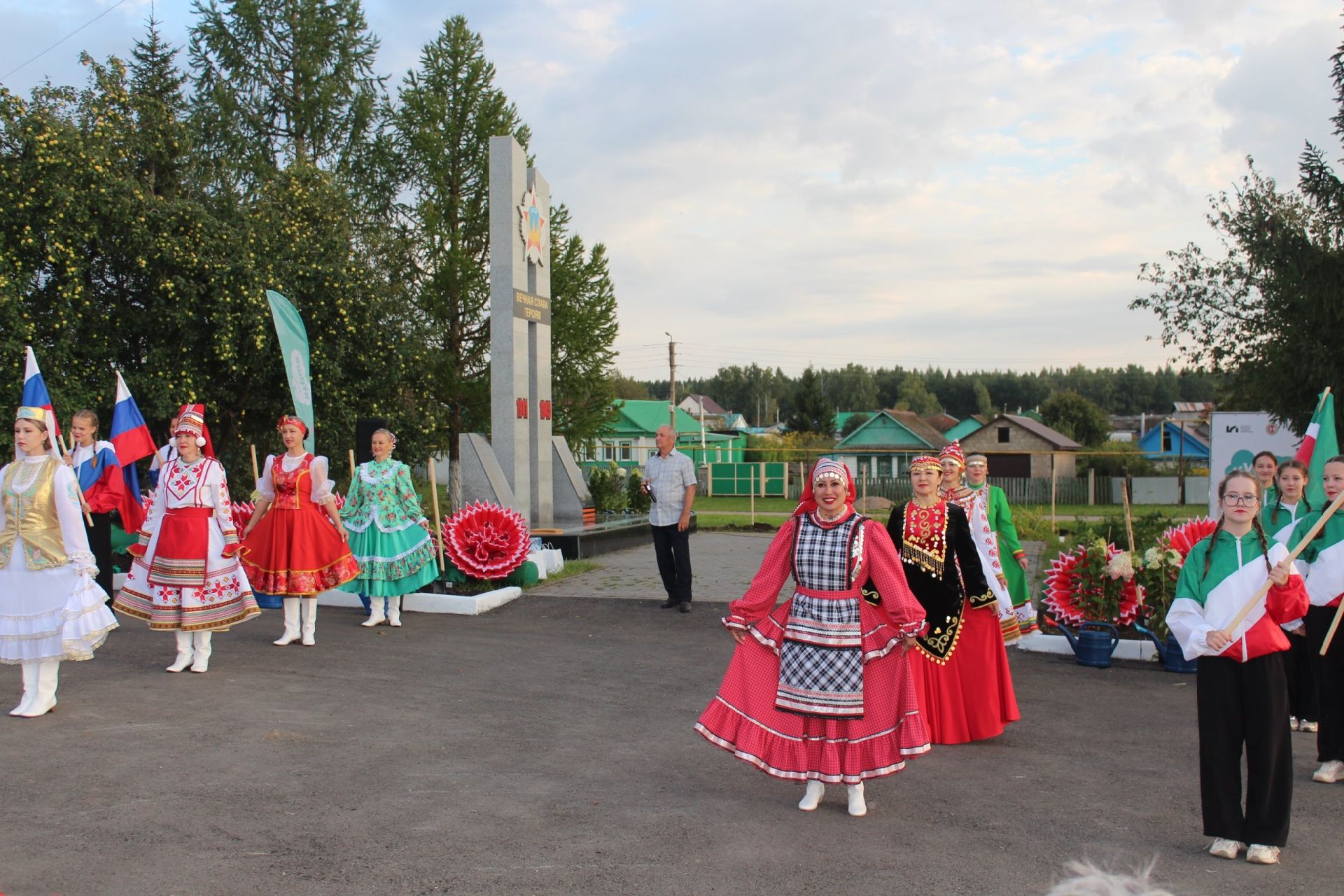В посёлке городского типа Актюбинский  прошла эко‑акция „Связь поколений“