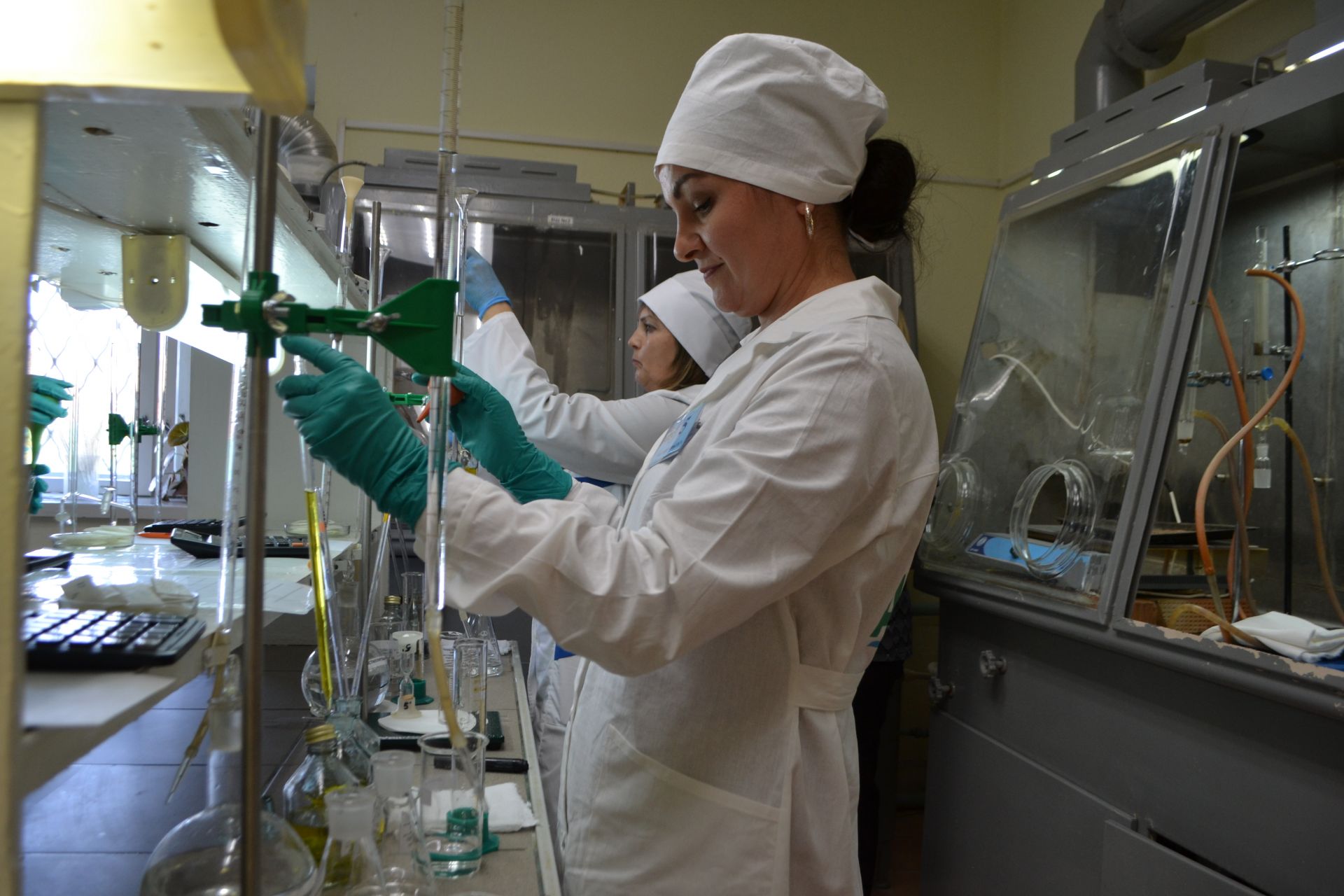 В Азнакаево прошел республиканский конкурс лаборантов химического анализа