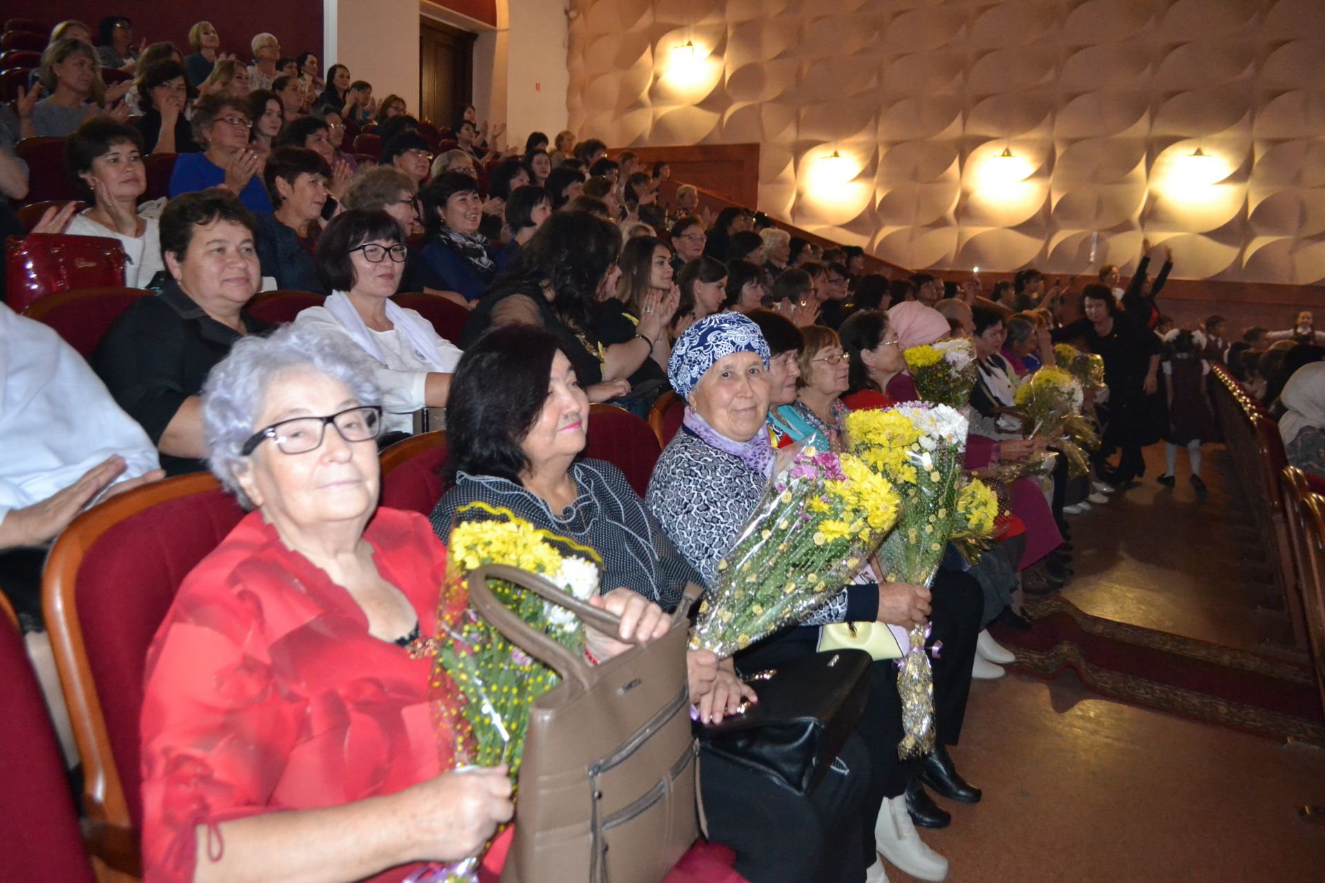 В Азнакаево состоялся праздник, посвященный Дню Учителя