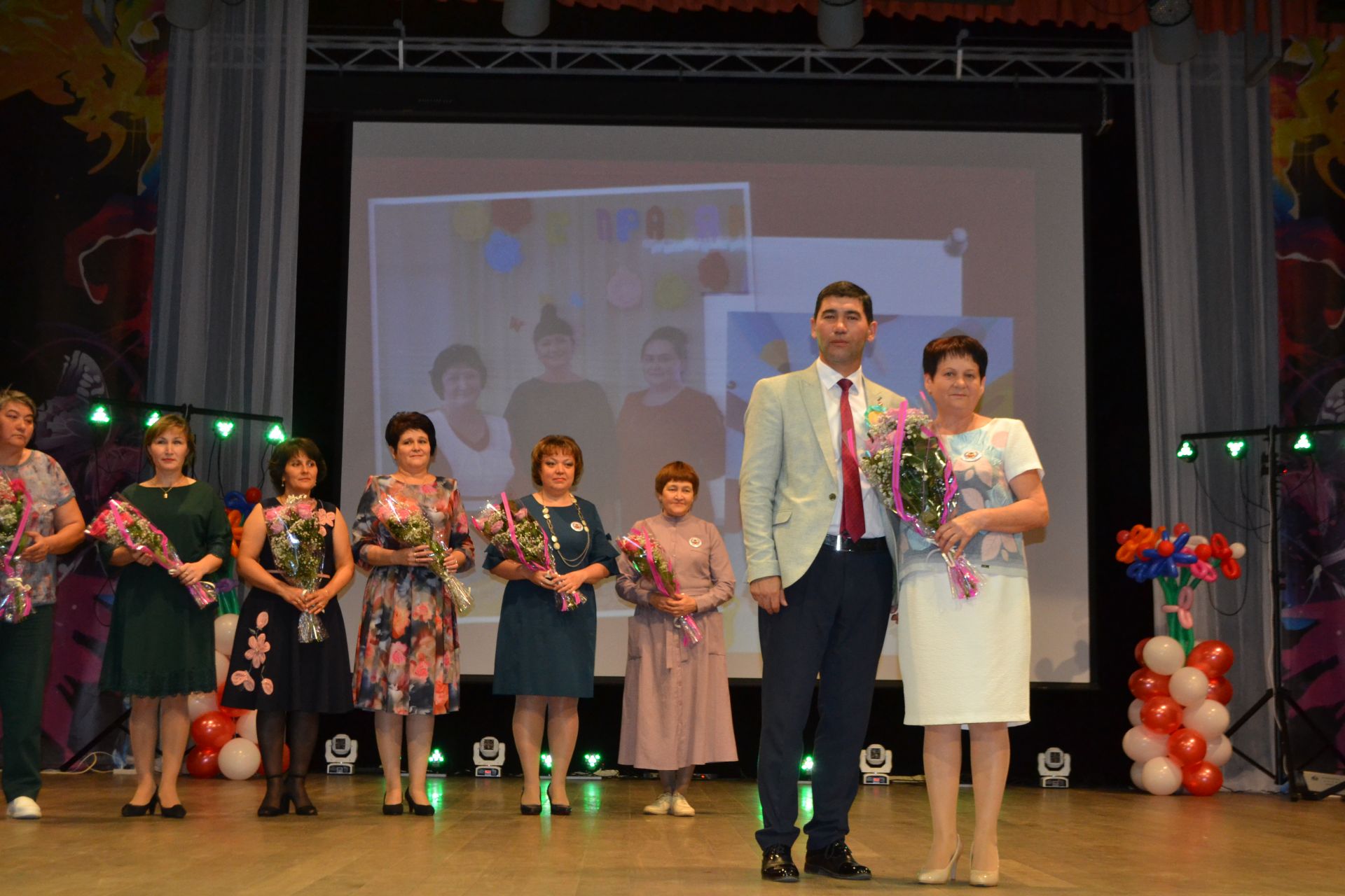 В Азнакаево состоялся праздник, посвященный Дню Учителя