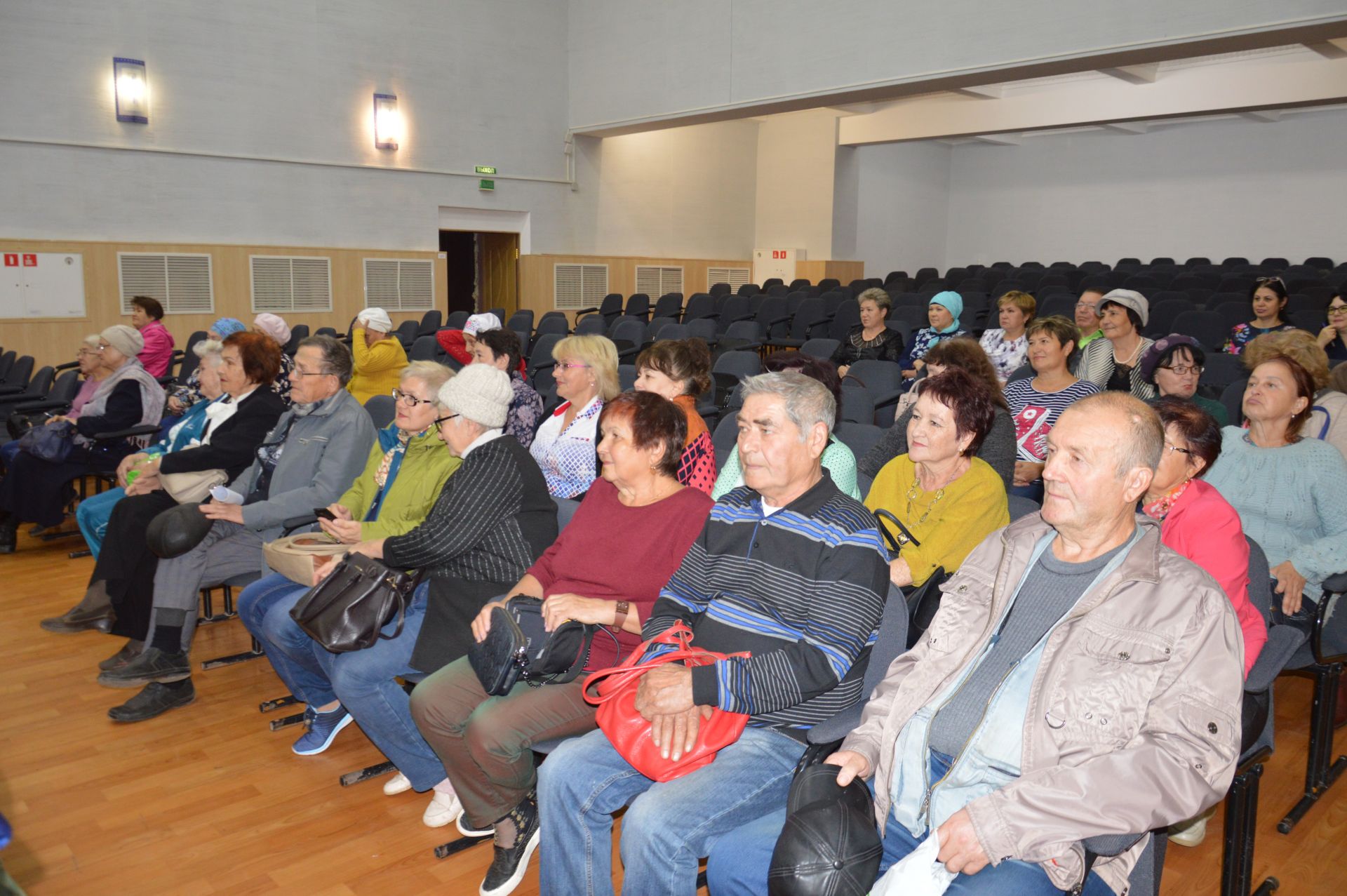 В Азнакаево открылся кружок  для пенсионеров “Танцетерапия