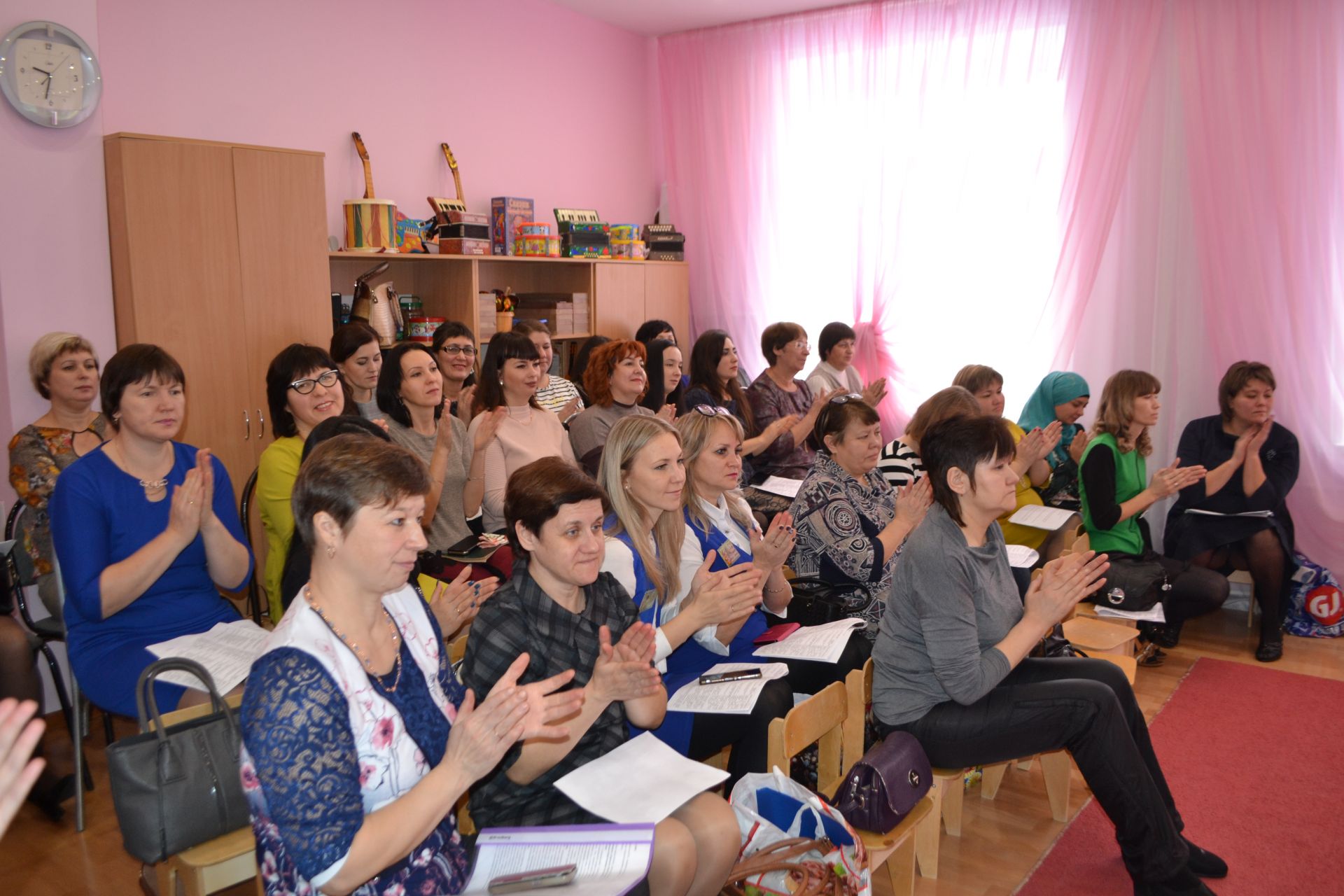 В Азнакаево состоялся зональный семинар-практикум: воспитатели делились опытом по оздоровлению детей