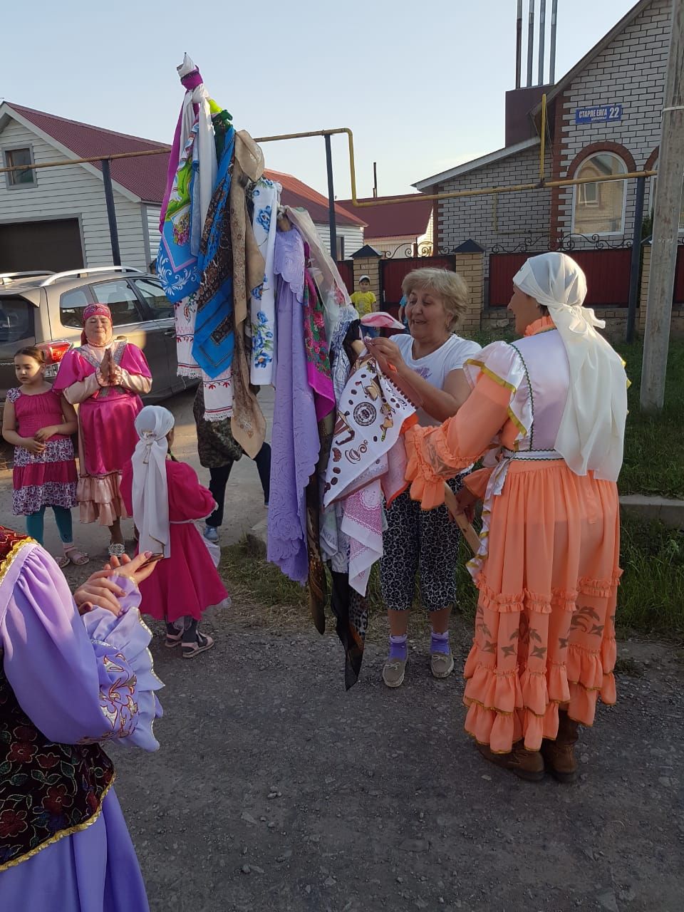 Культурный центр города Азнакаево организовал традиционный сбор подарков к Сабантую