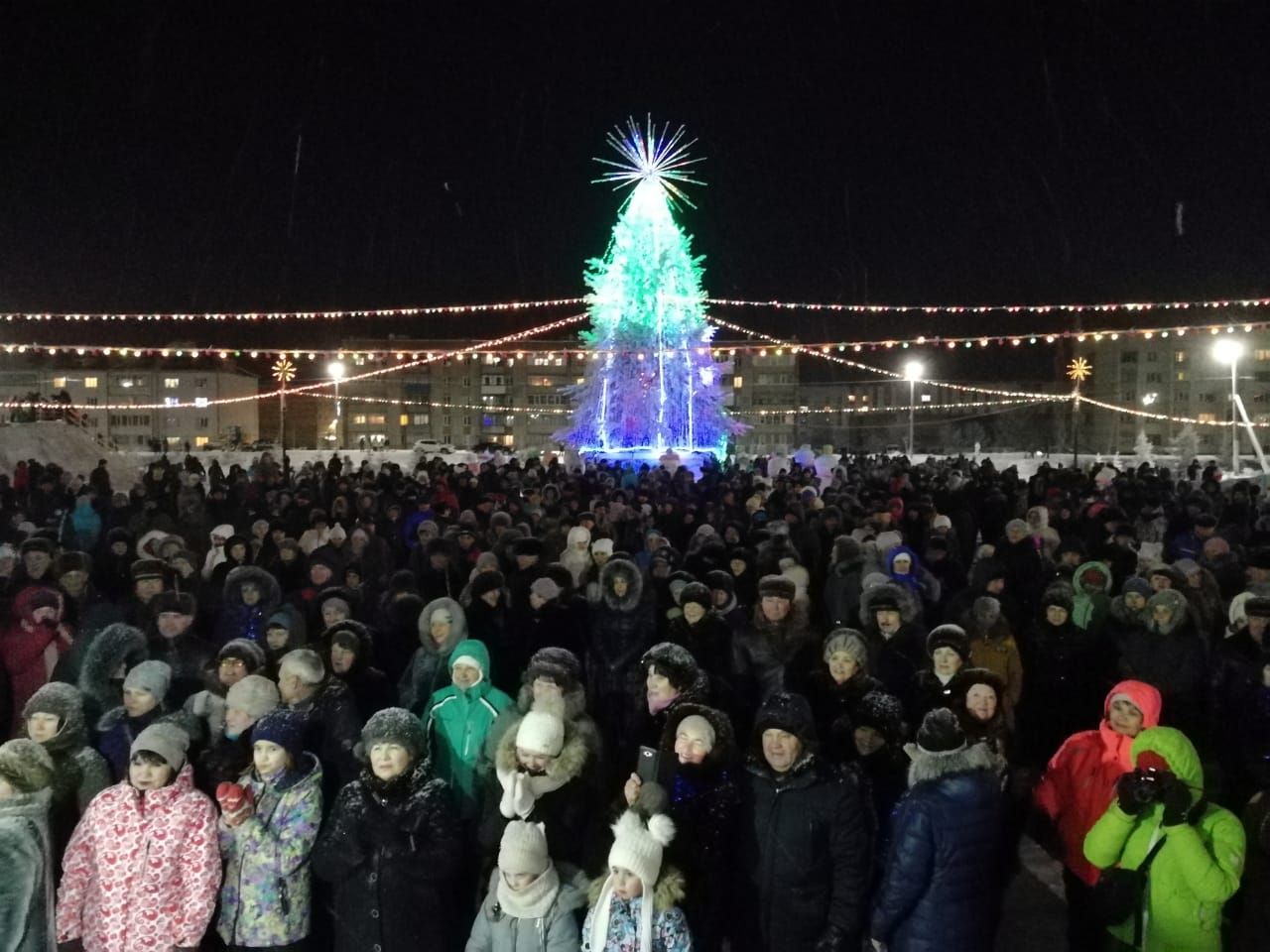 Новогоднее оформление в поселке Актюбинский