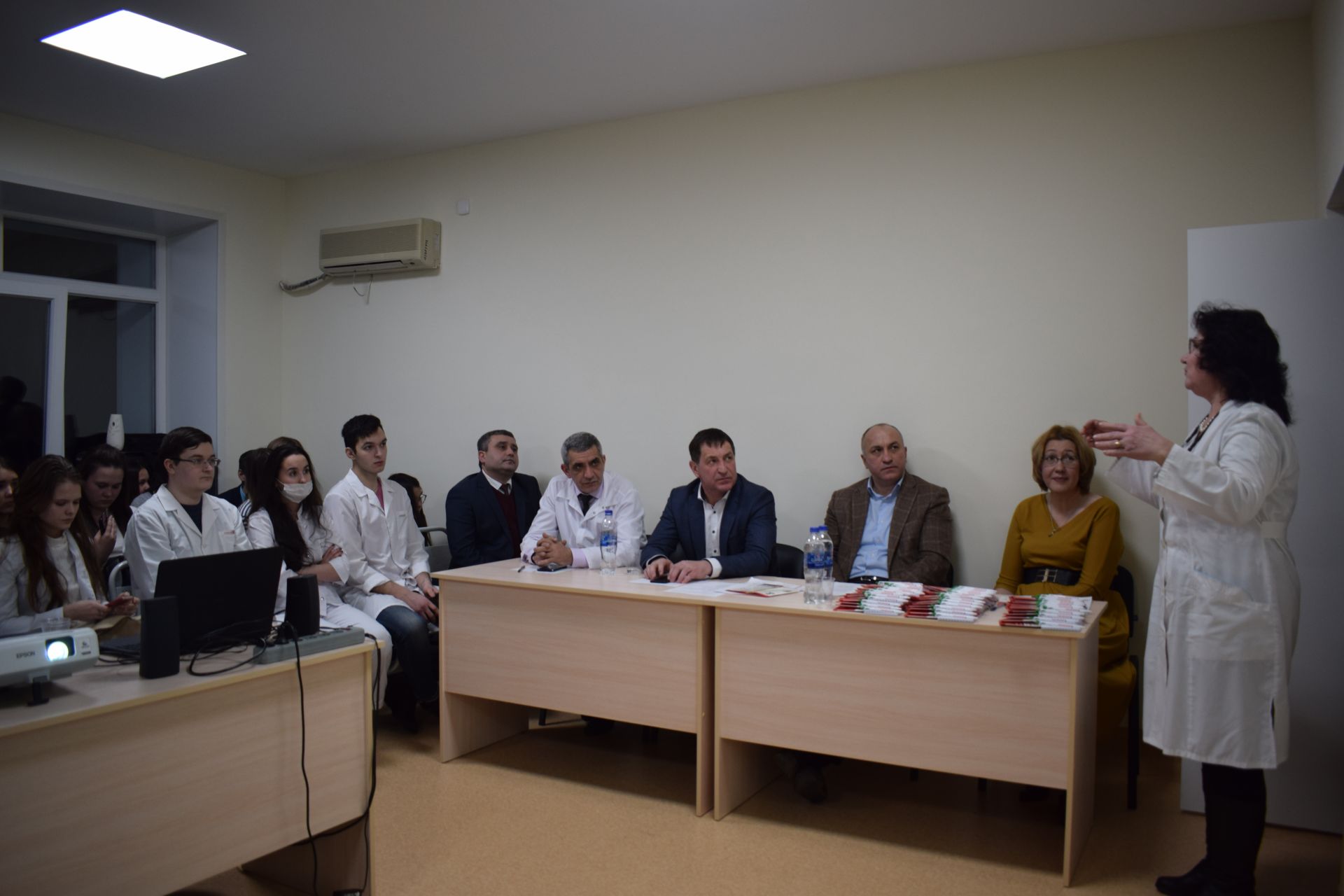Руководители Азнакаевского района встретились с будущими врачами