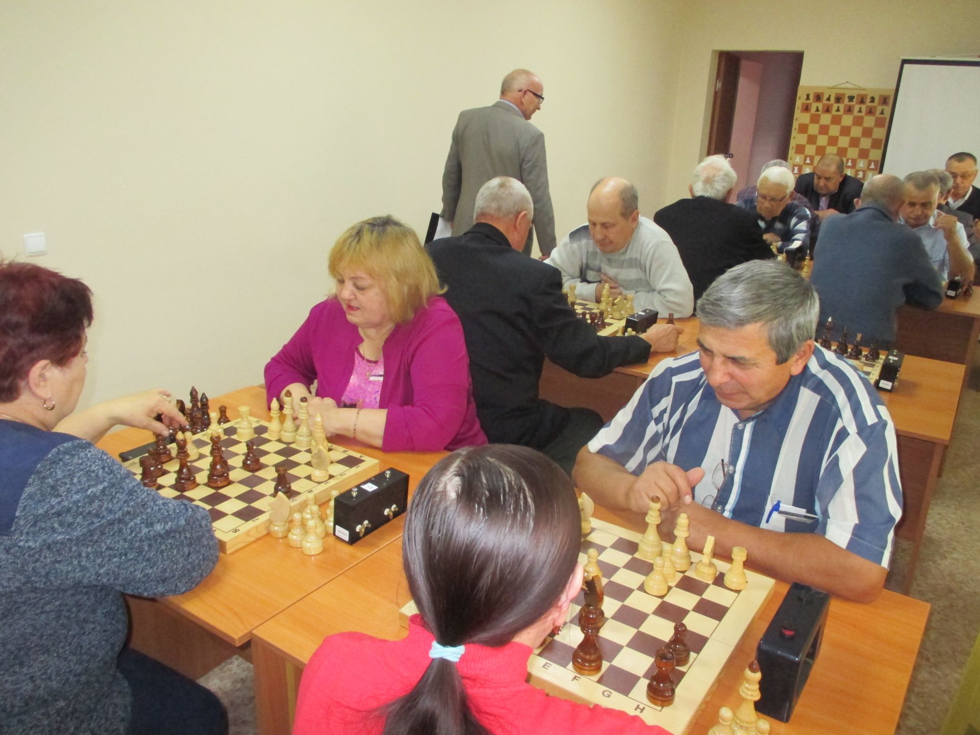 Азнакаевские ветераны любят шахматы