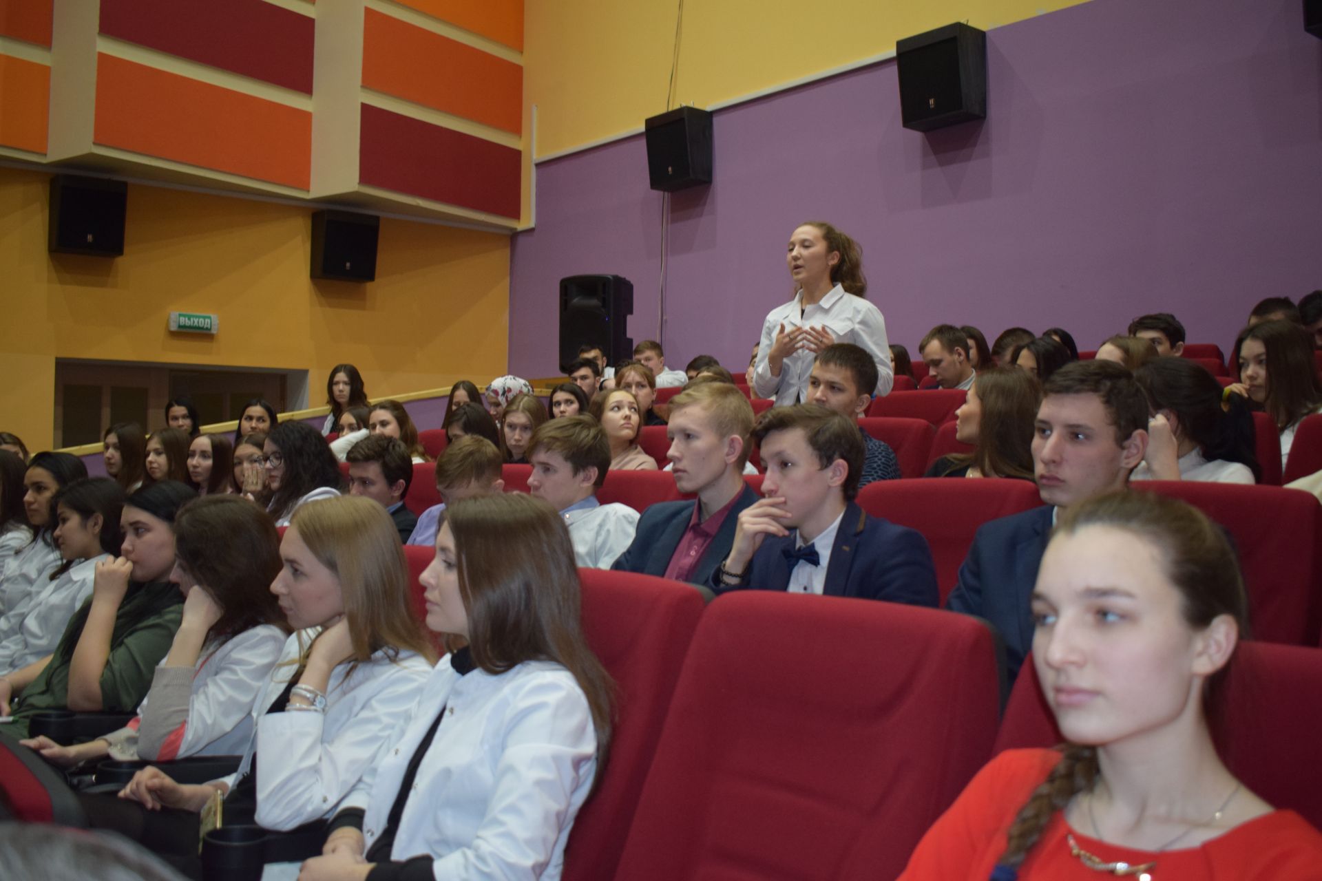 Глава района Марсель Шайдуллин встретился с азнакаевскими юношами и девушками, получающими образование в различных учебных заведениях страны