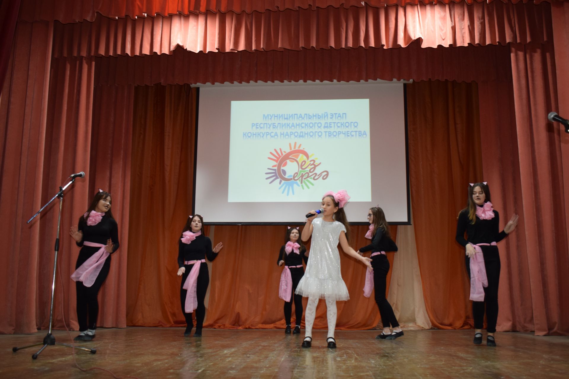 В Азнакаево прошел муниципальный тур республиканского конкурса «Без бергэ»