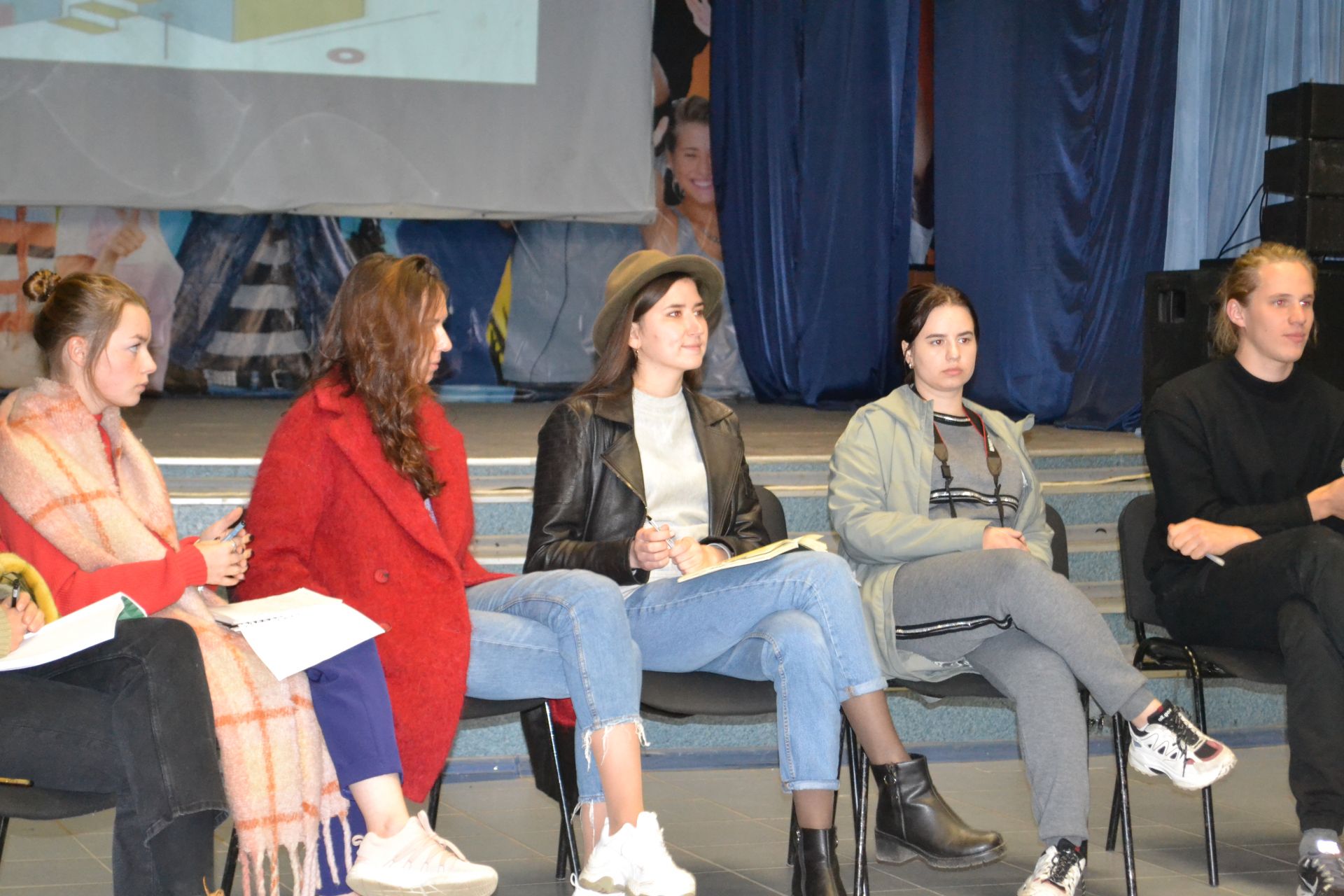 Каким станет Молодежный центр Азнакаево: участники Всероссийского урбанистического хакатона предлагали свои идеи