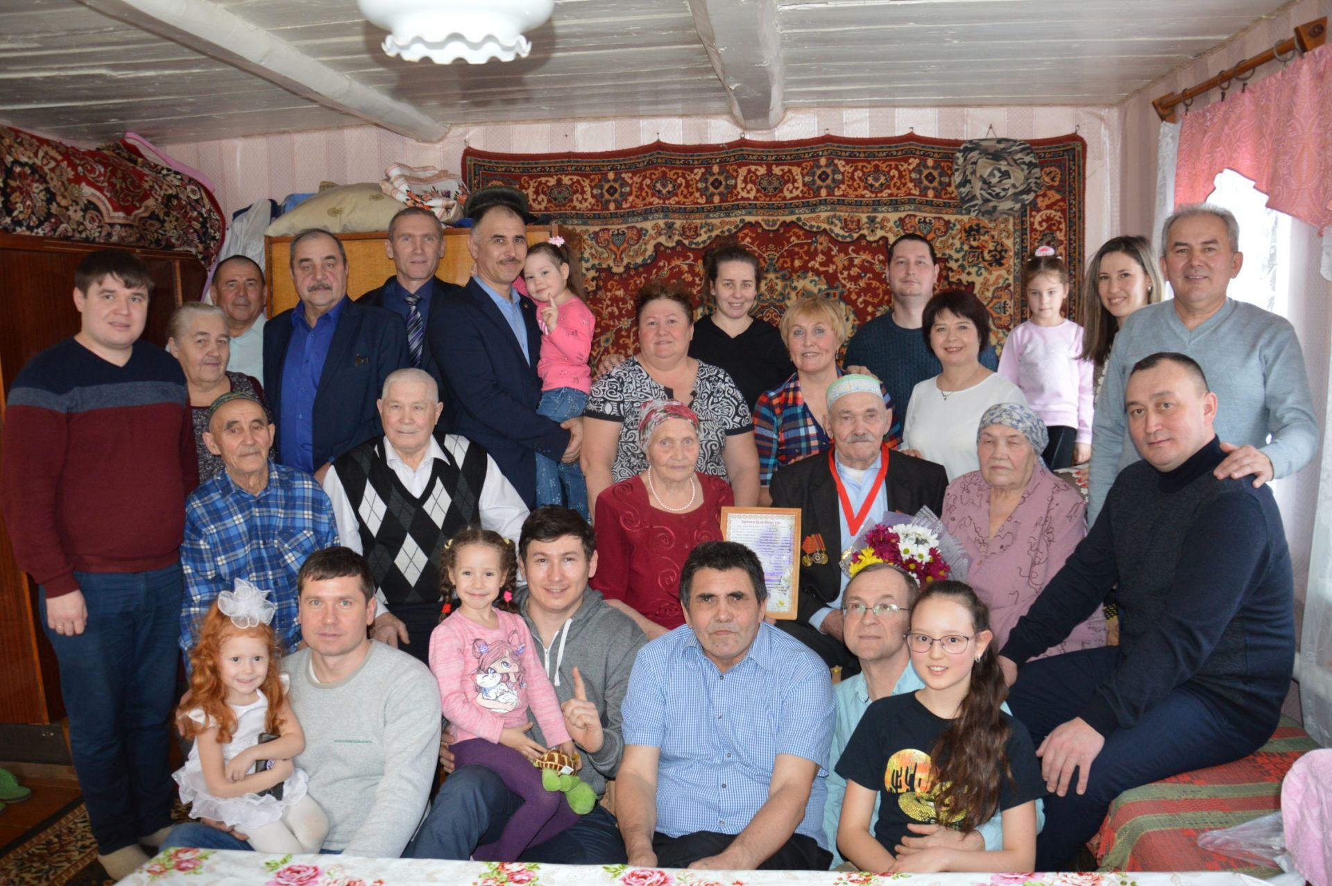 Житель поселка Актюба Буляк Гилязетдинов отметил свой 90-летний юбилей