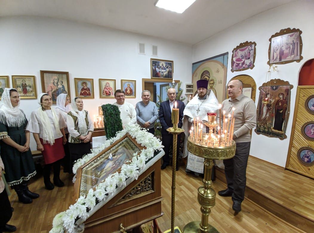 Православные азнакаевцы отмечают Рождество Христово