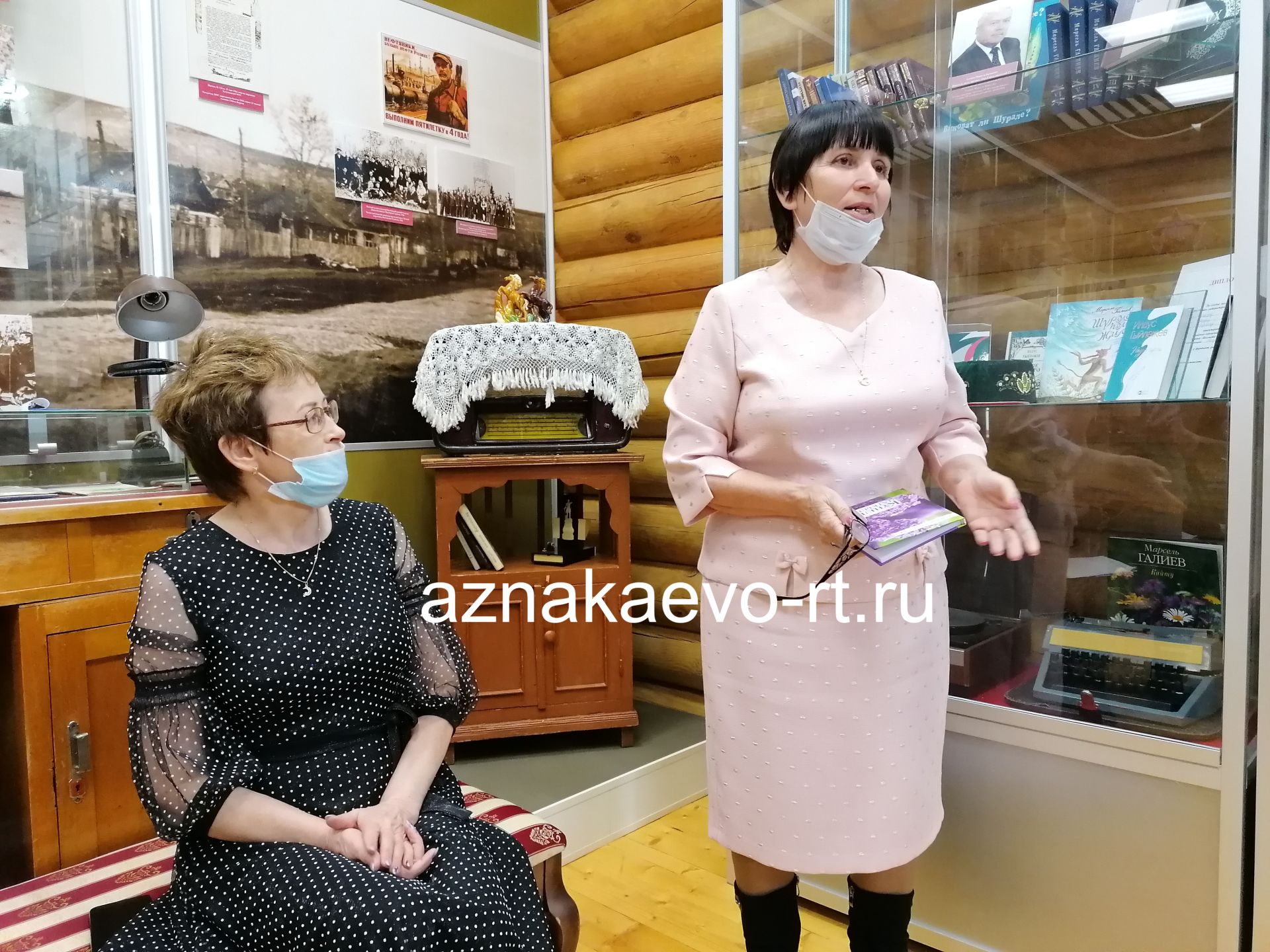 В Азнакаевском краеведческом музее юные писатели встретились с членами литературного объединения «Гульстан»
