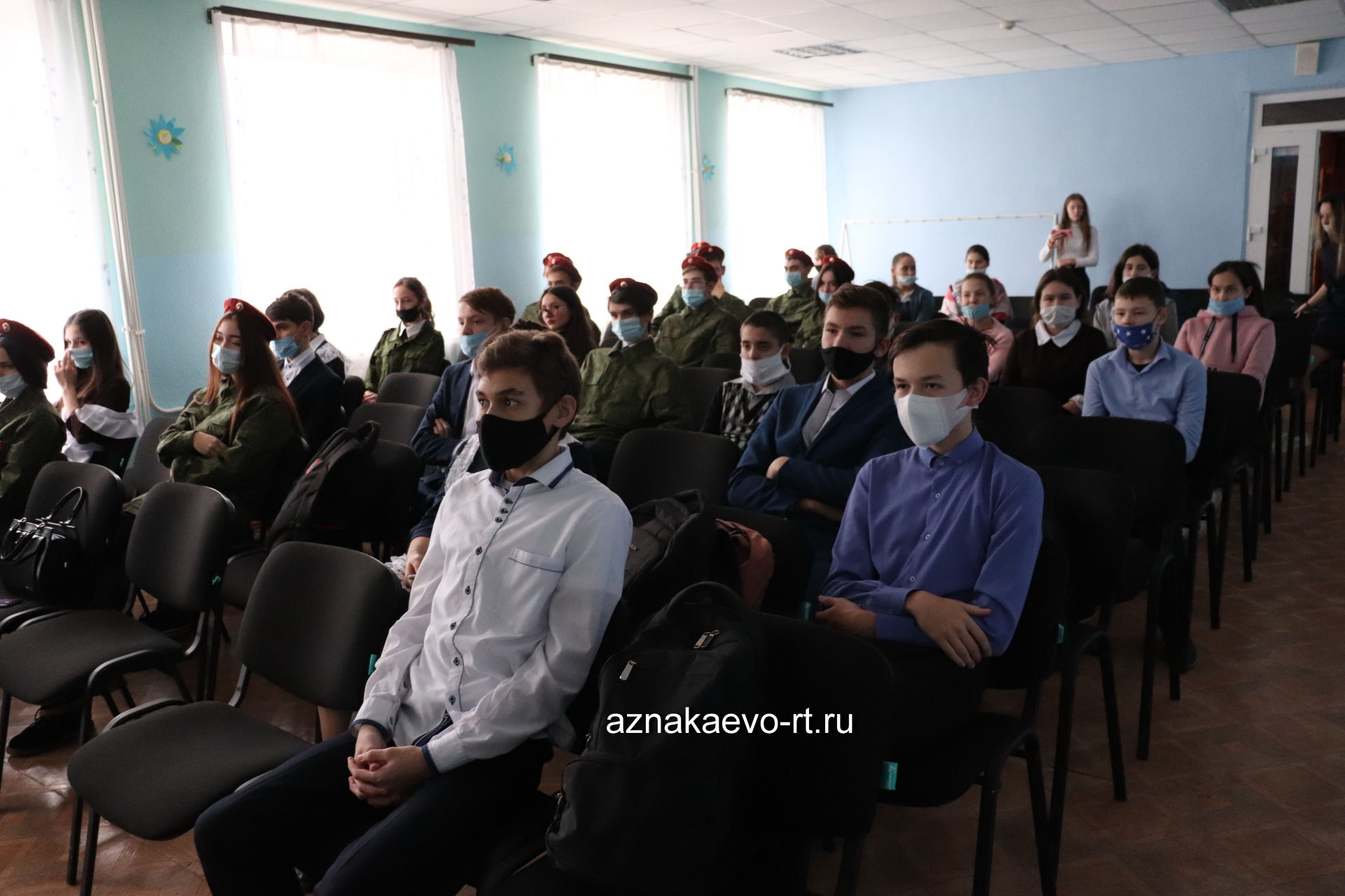 В Азнакаевских школах состоялись встречи учащихся с членами поискового отряда "Гвардия" г. Заинска
