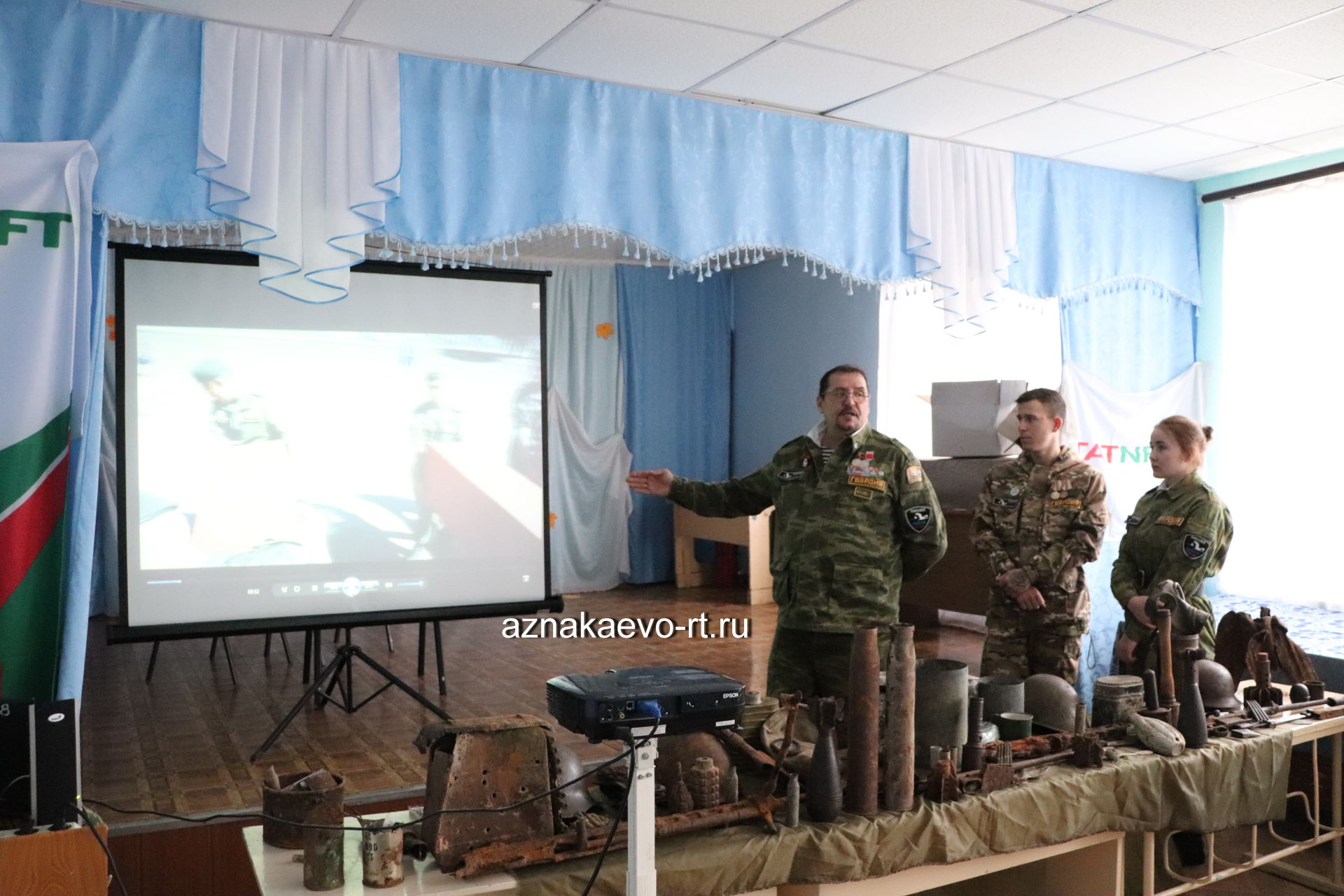 В Азнакаевских школах состоялись встречи учащихся с членами поискового отряда "Гвардия" г. Заинска