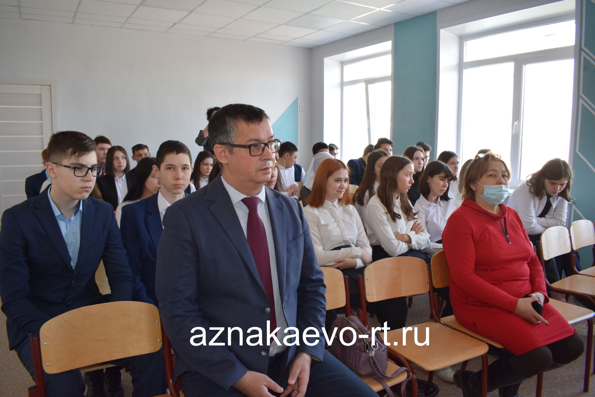Активисты ТОС №6 организовали познавательную встречу с врачом для учащихся гимназии
