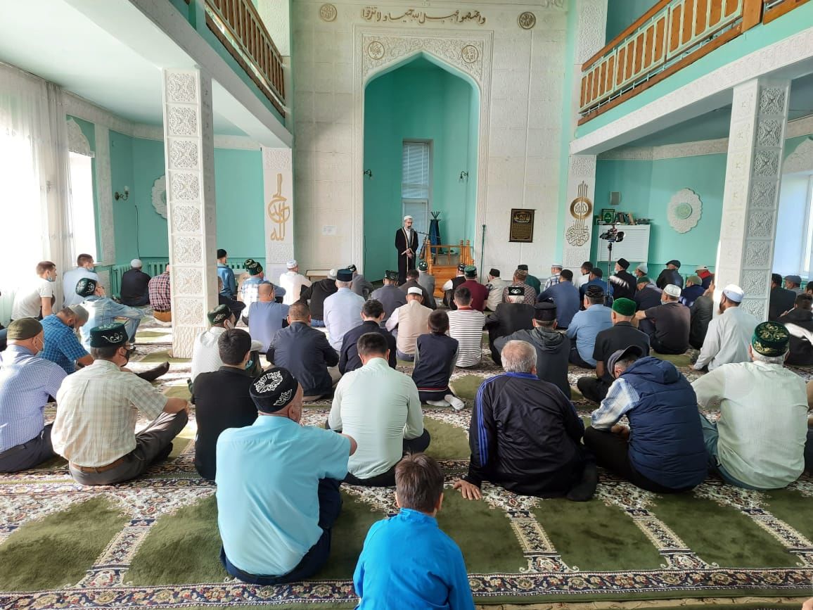 Азнакаевские мусульмане празднуют Ураза-байрам